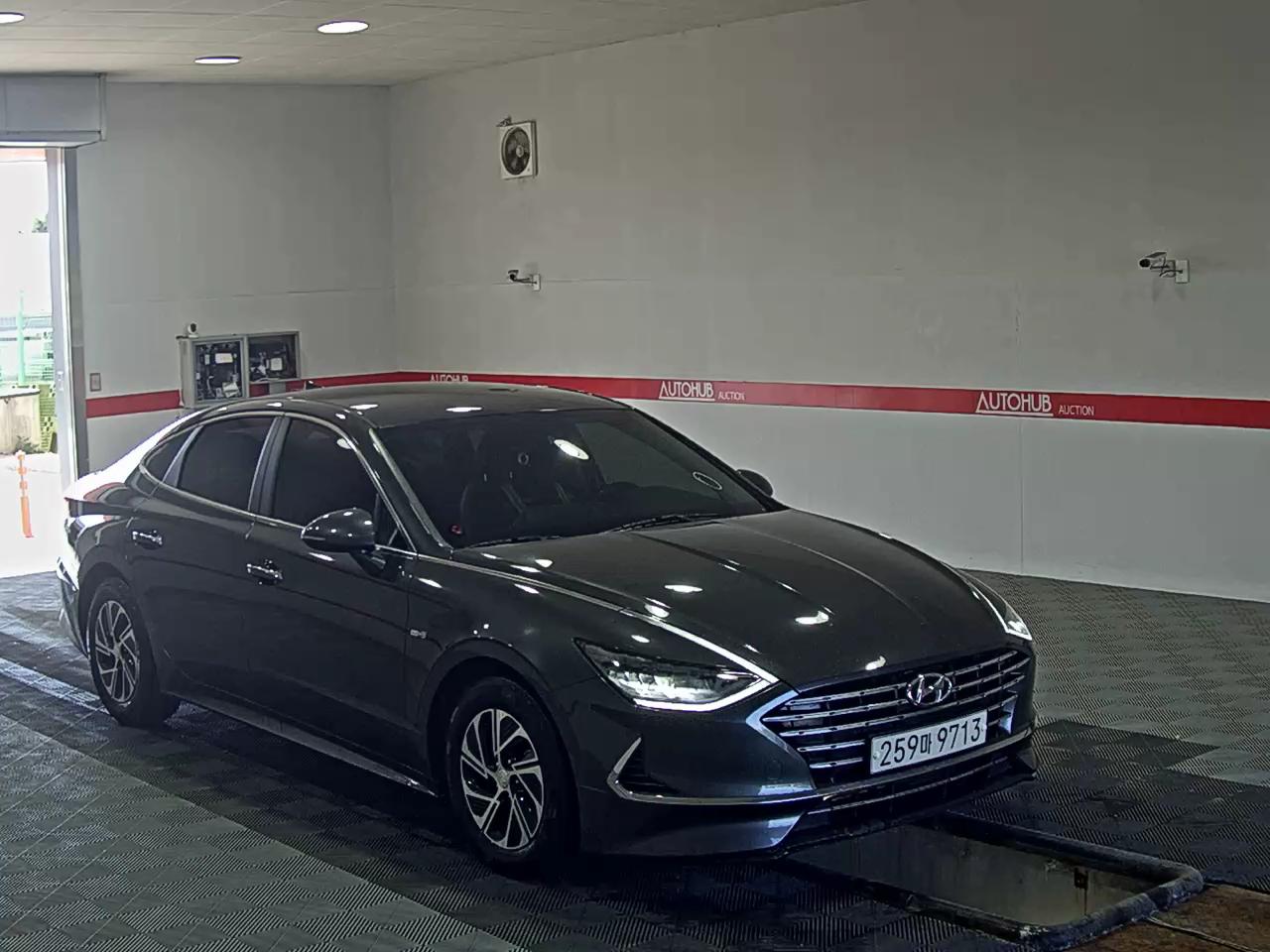 Hyundai Sonata 2020 - Image 2