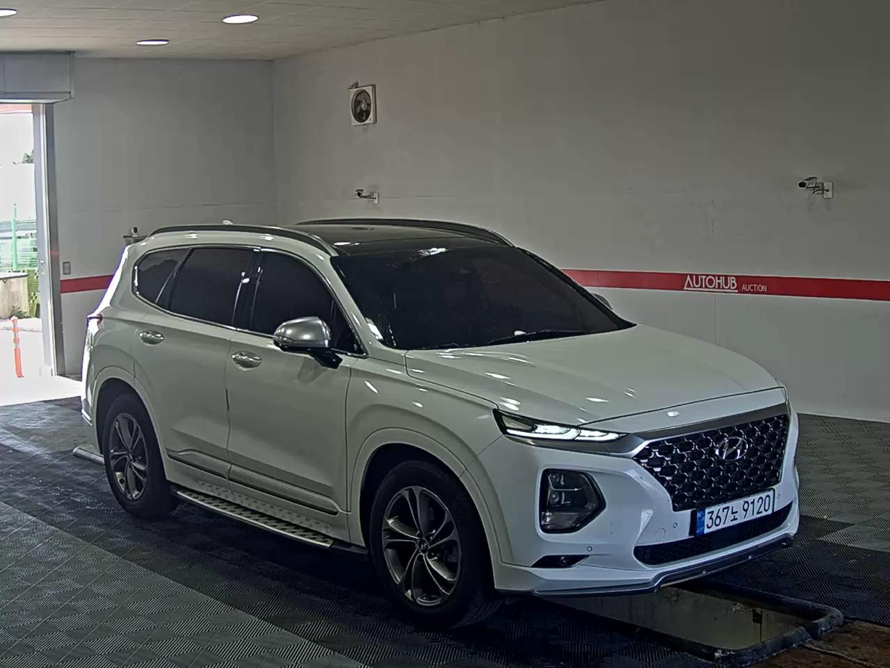 Hyundai Santa Fe 2020 - Image 2