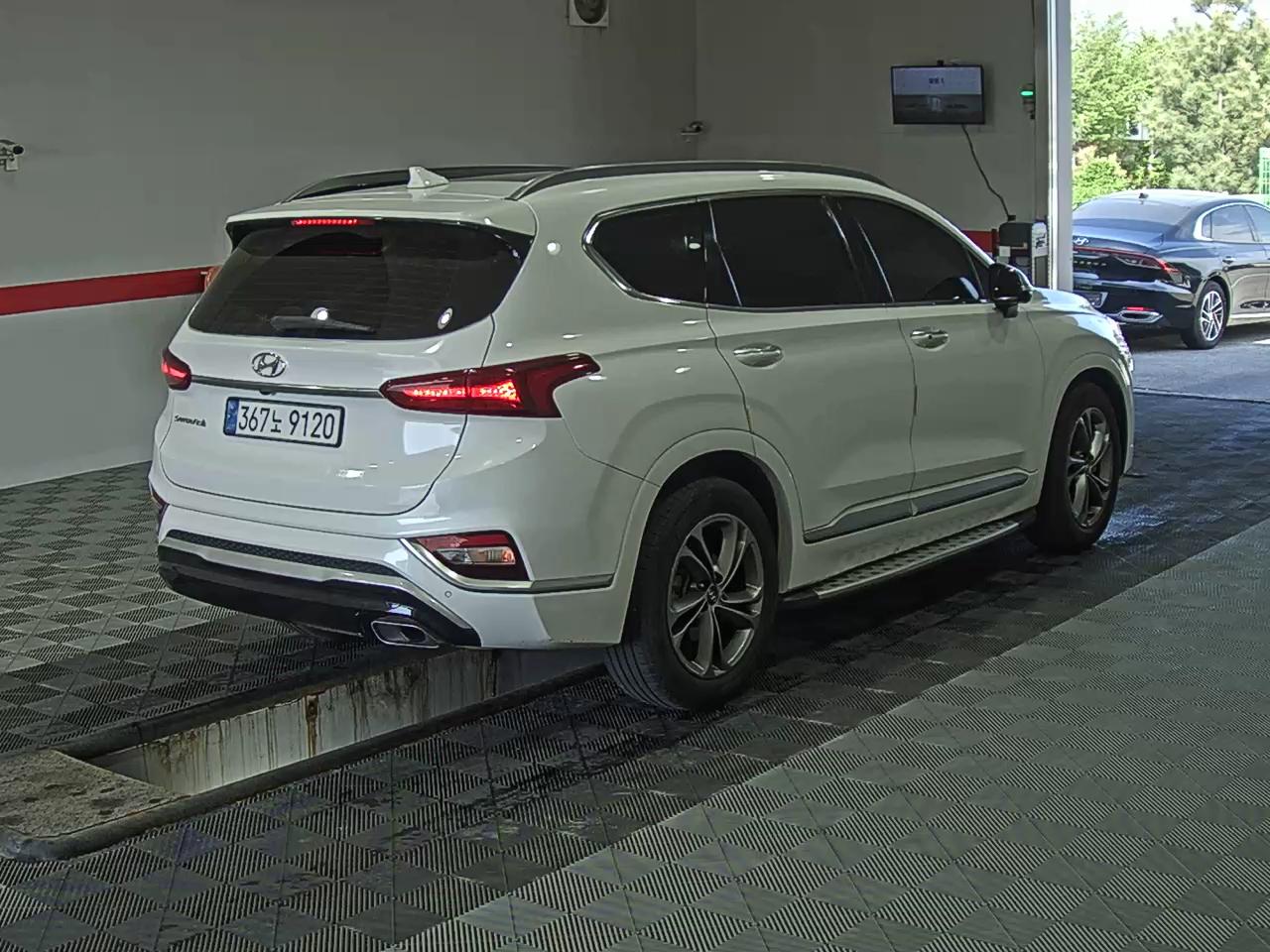 Hyundai Santa Fe 2020 - Image 4