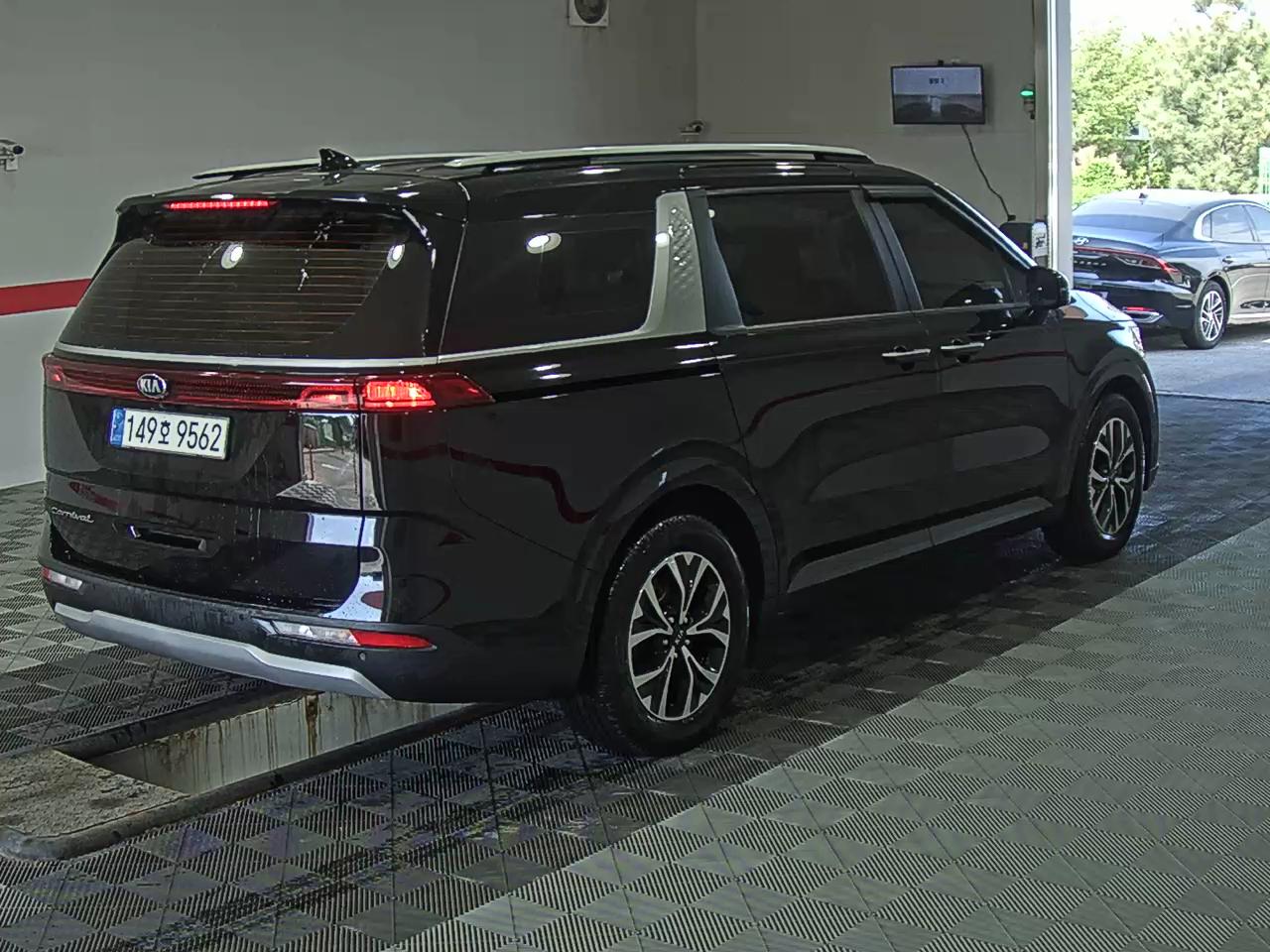 Kia Carnival 2021 - Image 4