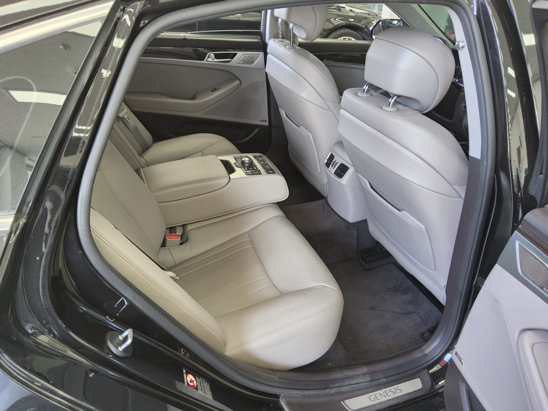 جينيسيس G80 2019 - صورة 12