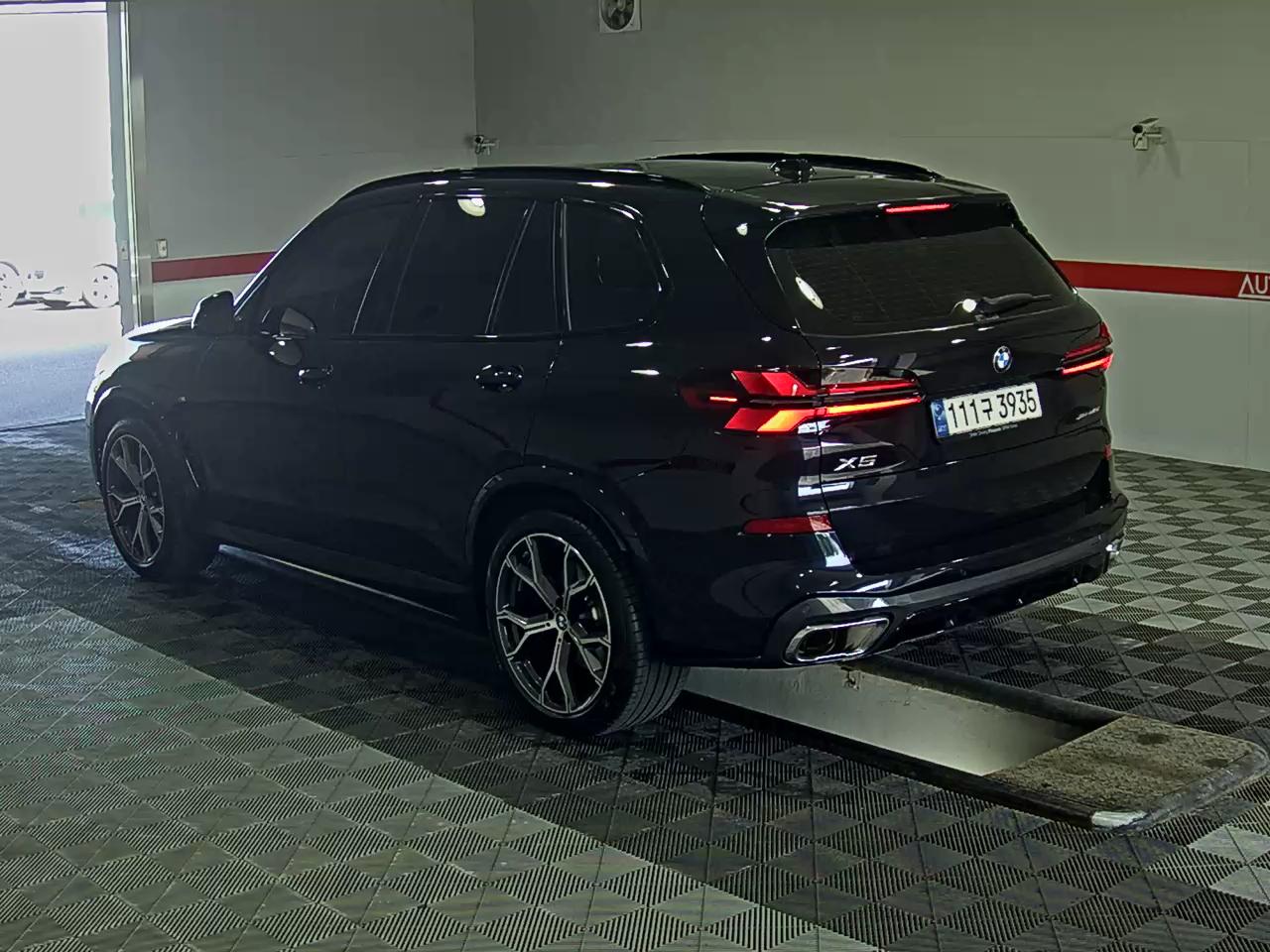بي إم دبليو X5 2024 - صورة 5