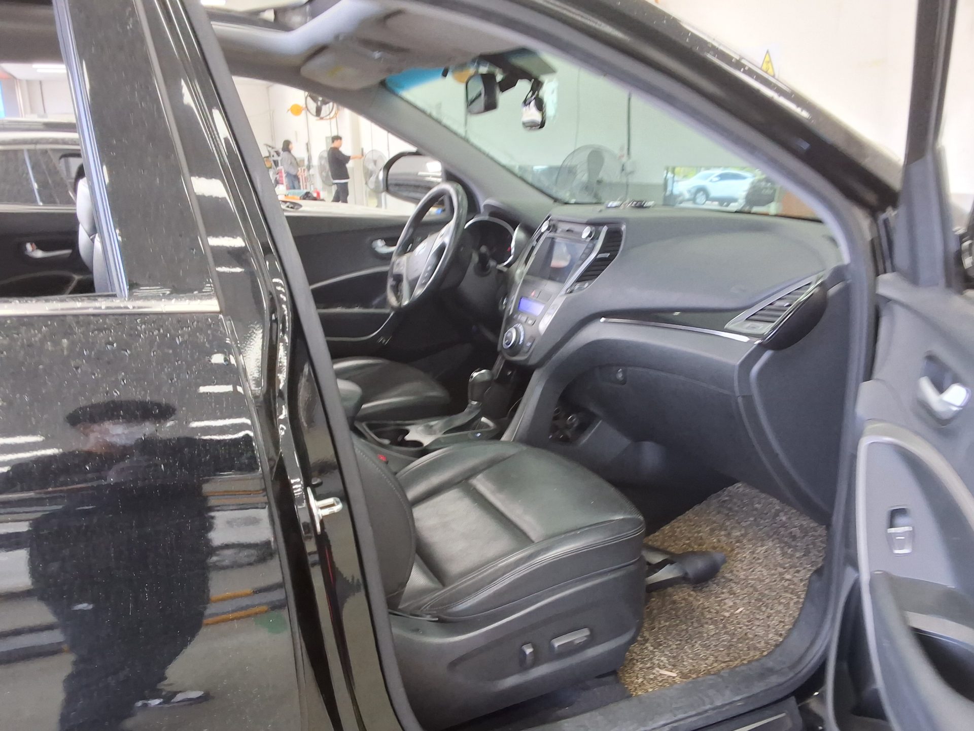 Hyundai Santa Fe 2015 - Image 13