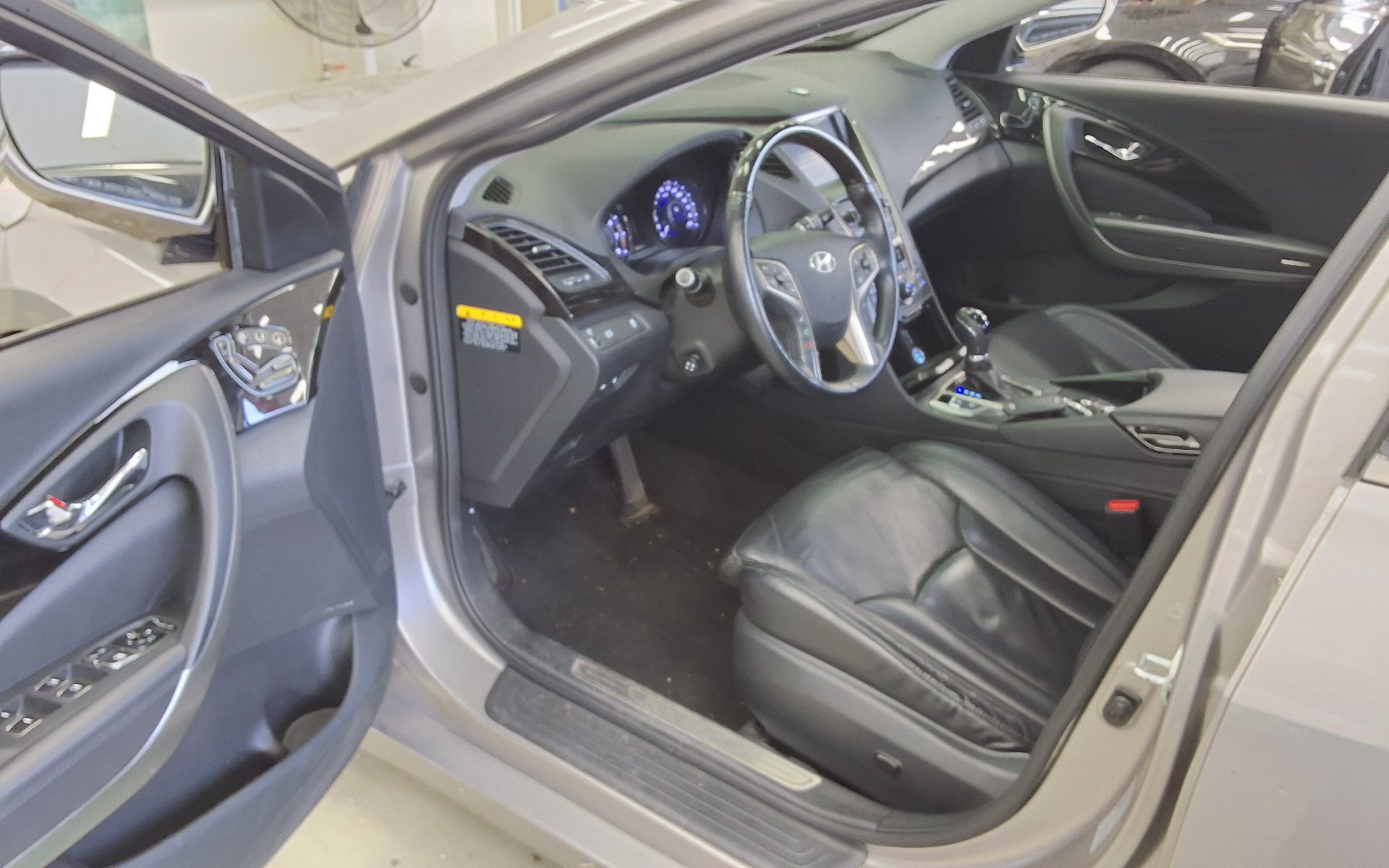 Hyundai Grandeur 2014 - Image 9