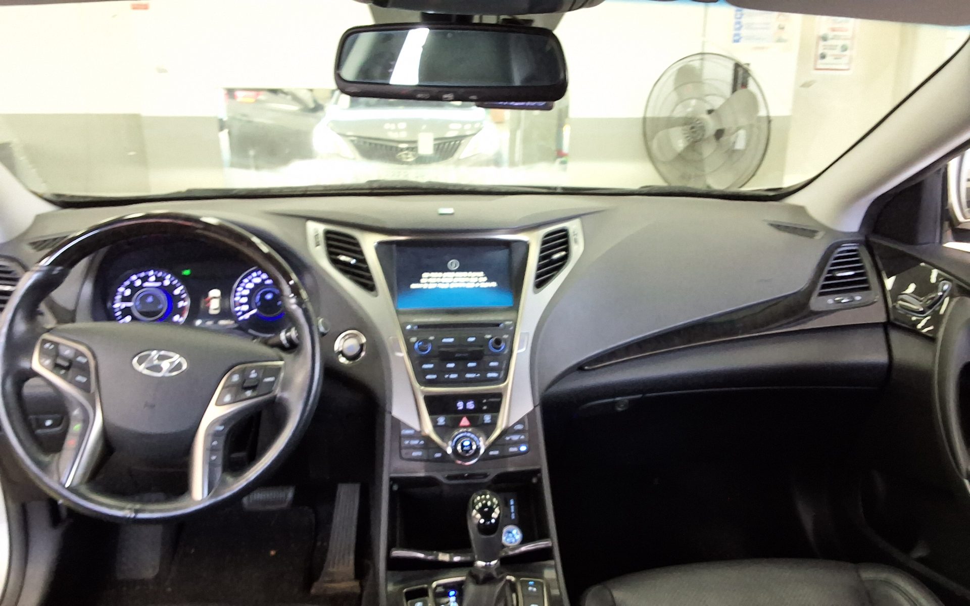 Hyundai Grandeur 2014 - Image 10
