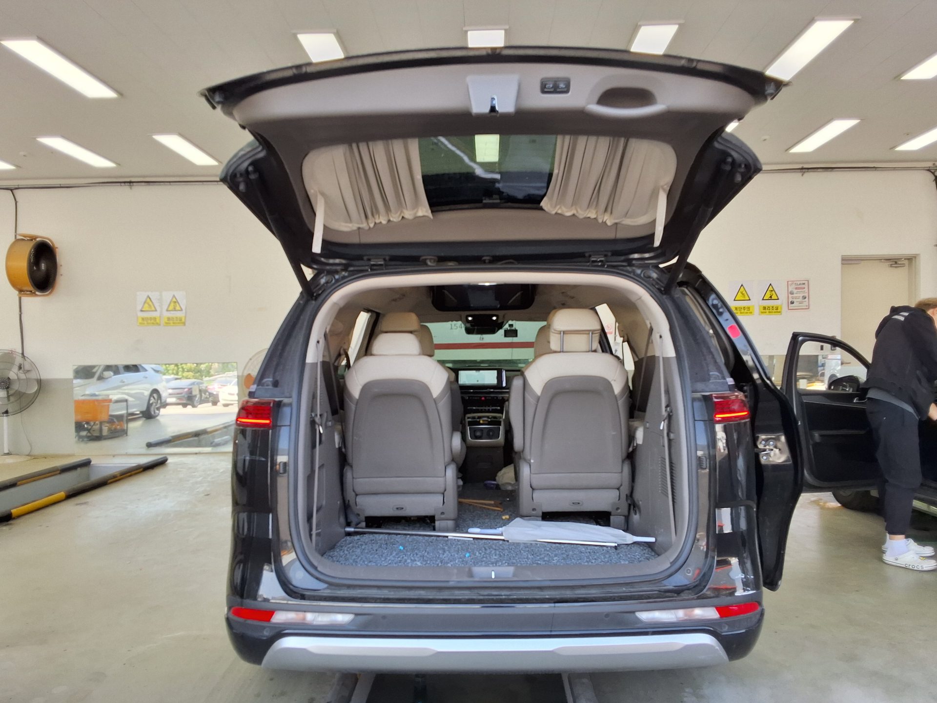 2023 - kia carnival