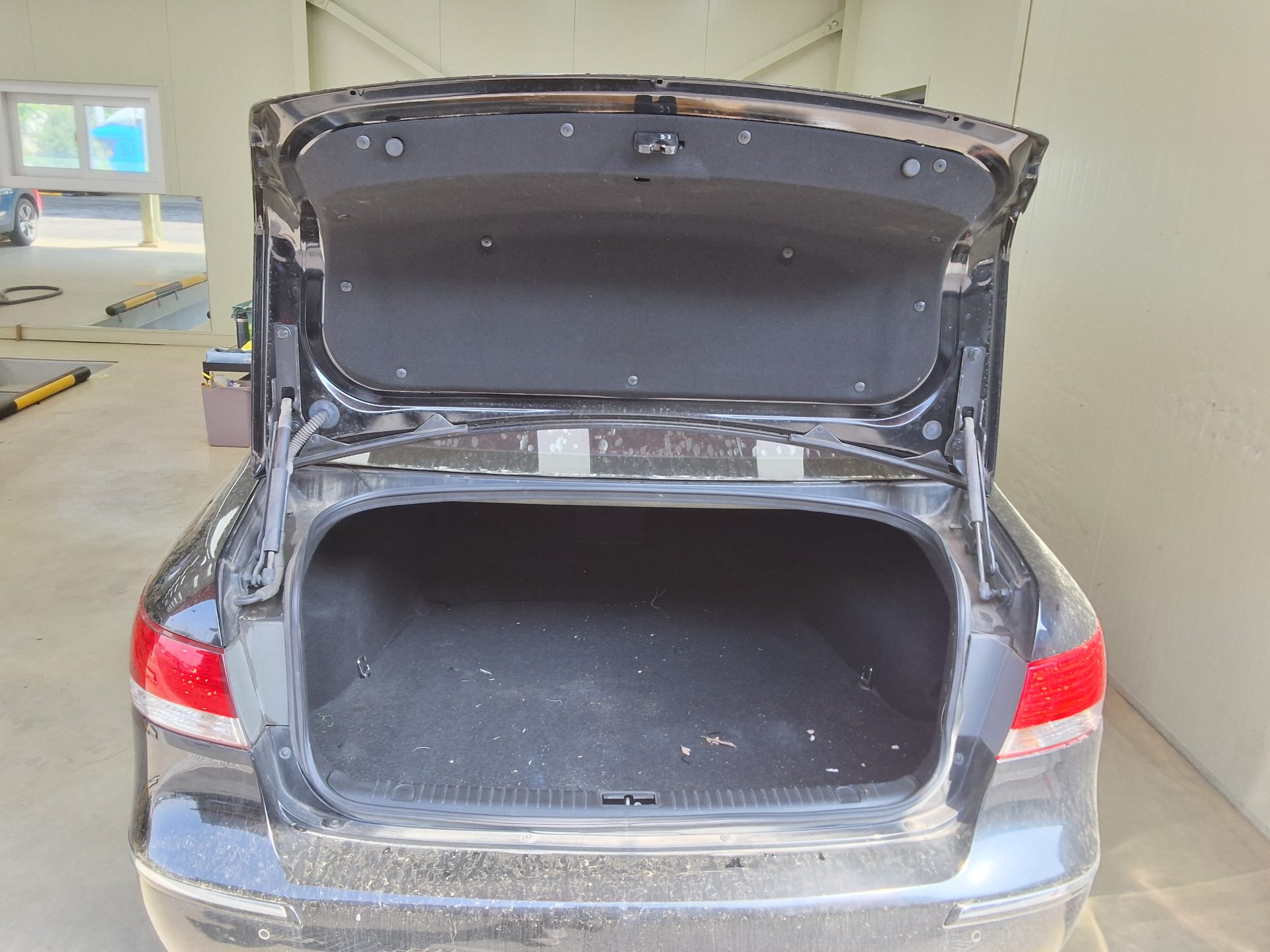Hyundai Sonata 2008 - Image 14