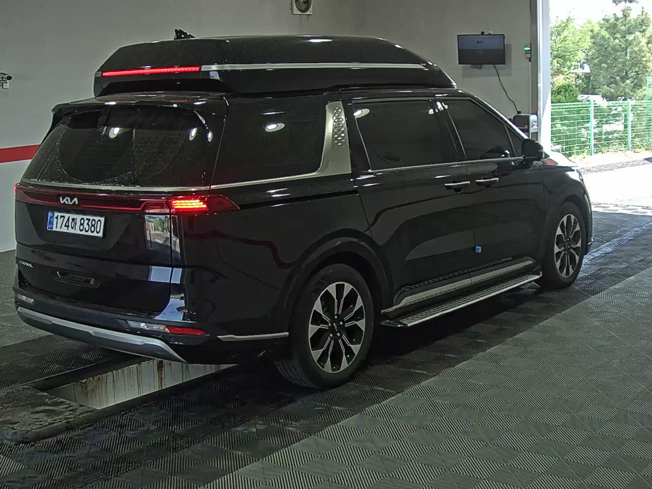 2023 - kia carnival