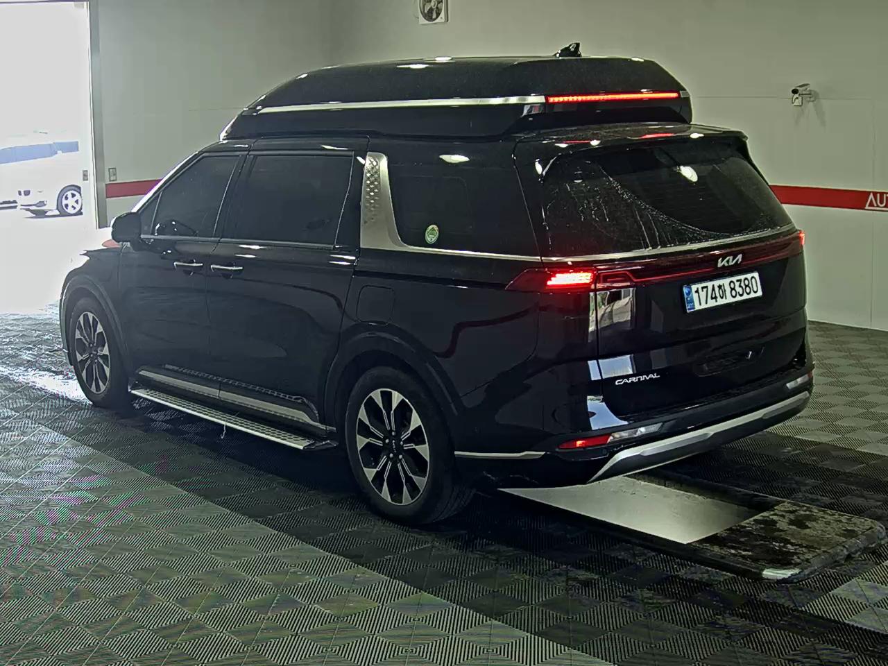 2023 - kia carnival