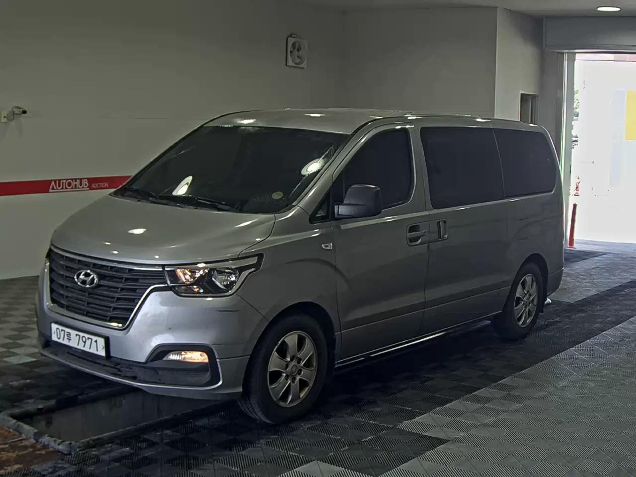 Hyundai Grand Starex