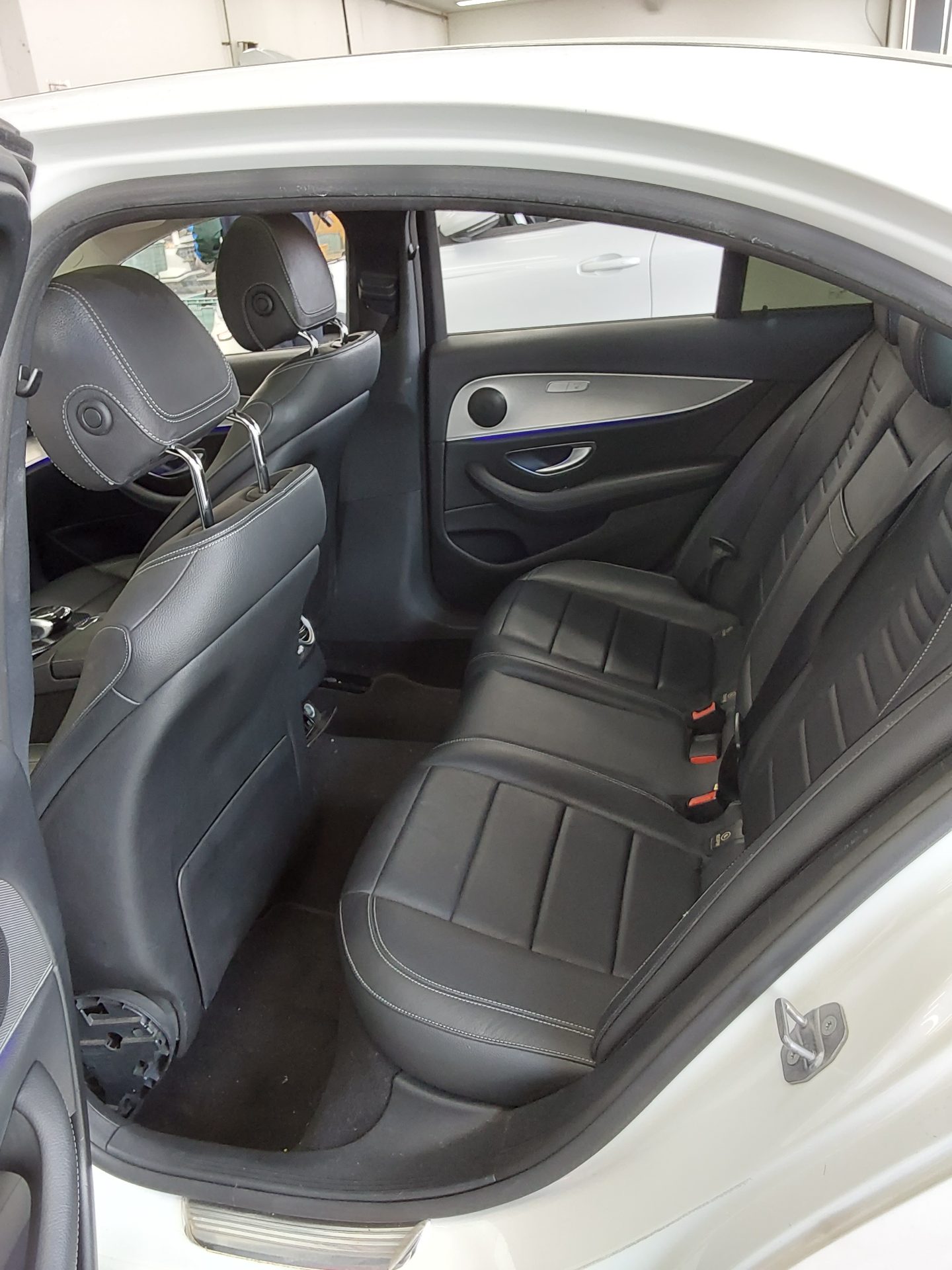 مرسيدس بنز إي كلاس 2017 - صورة 11