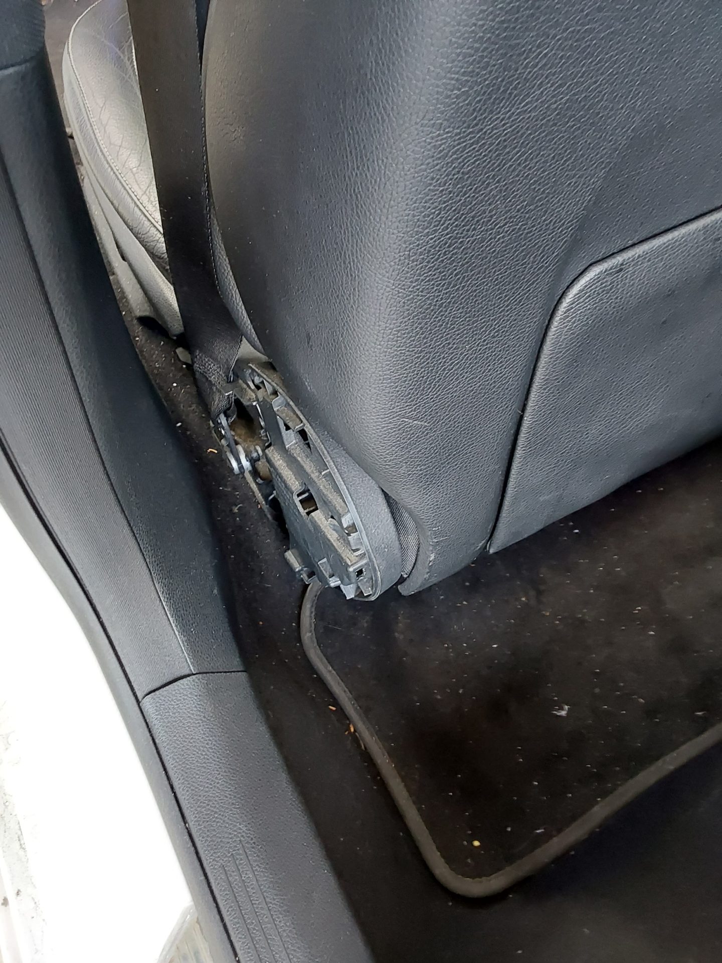 مرسيدس بنز إي كلاس 2017 - صورة 18