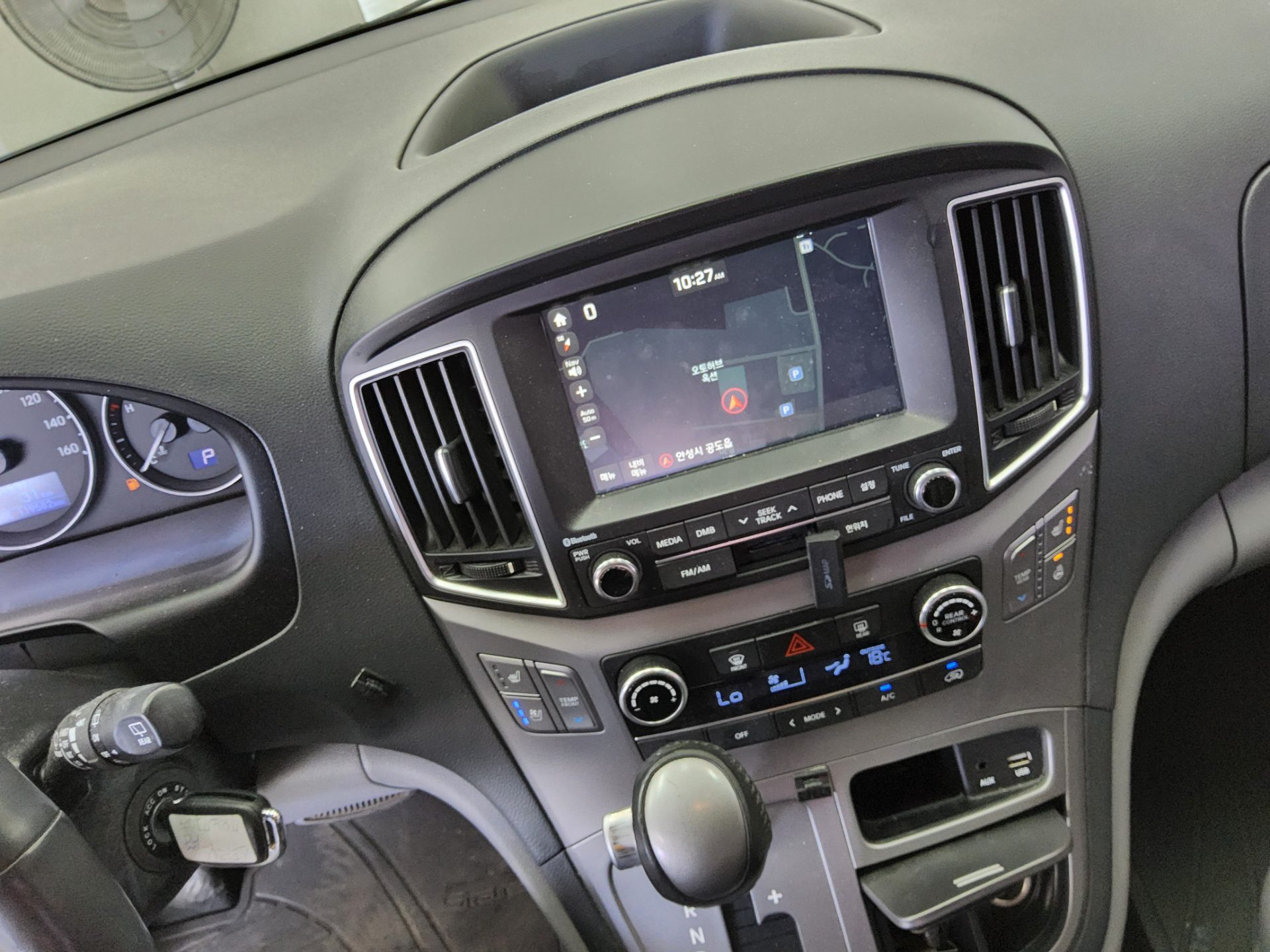 Hyundai Grand Starex 2018 - Image 16