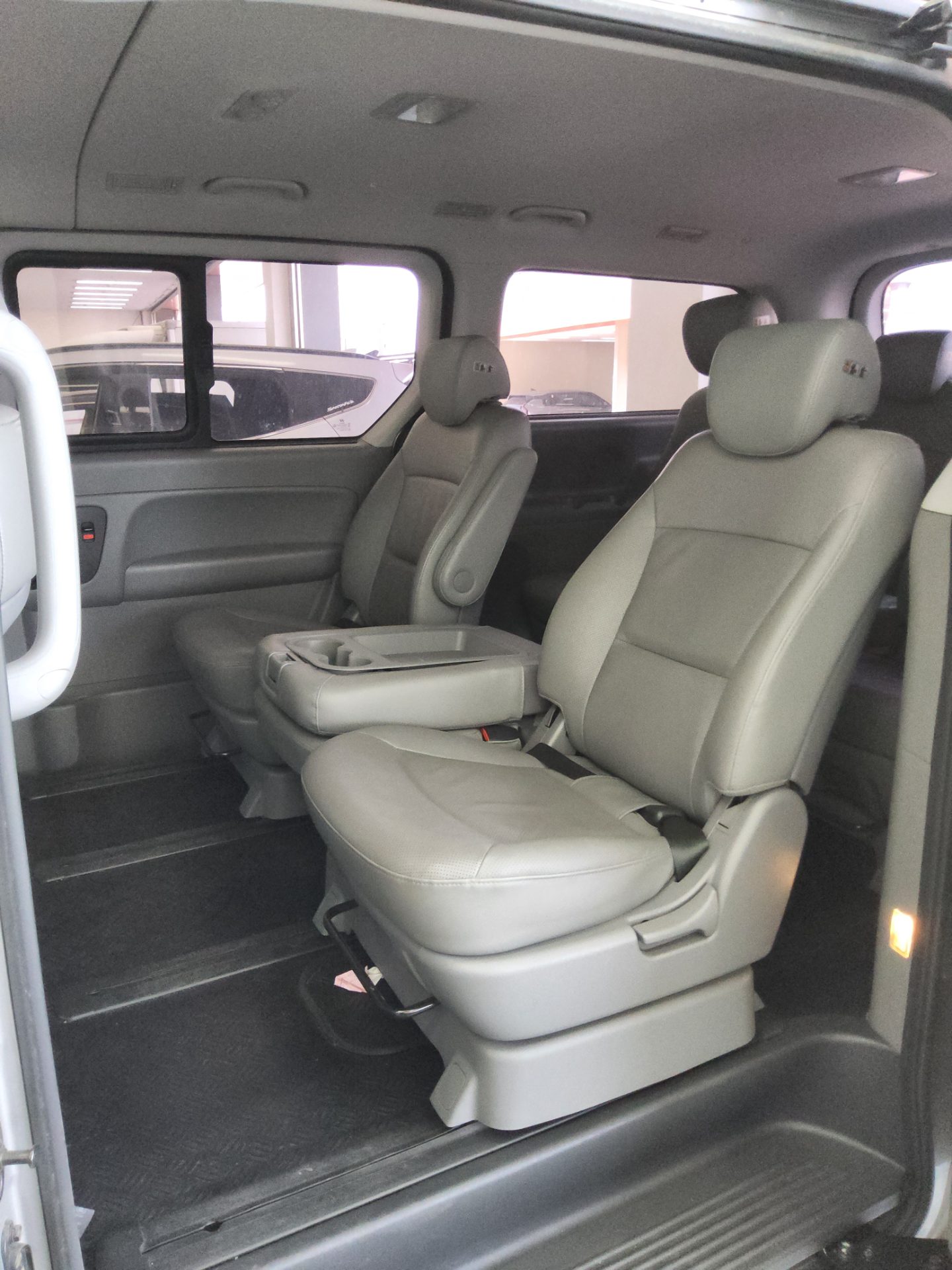 Hyundai Grand Starex 2018 - Image 11