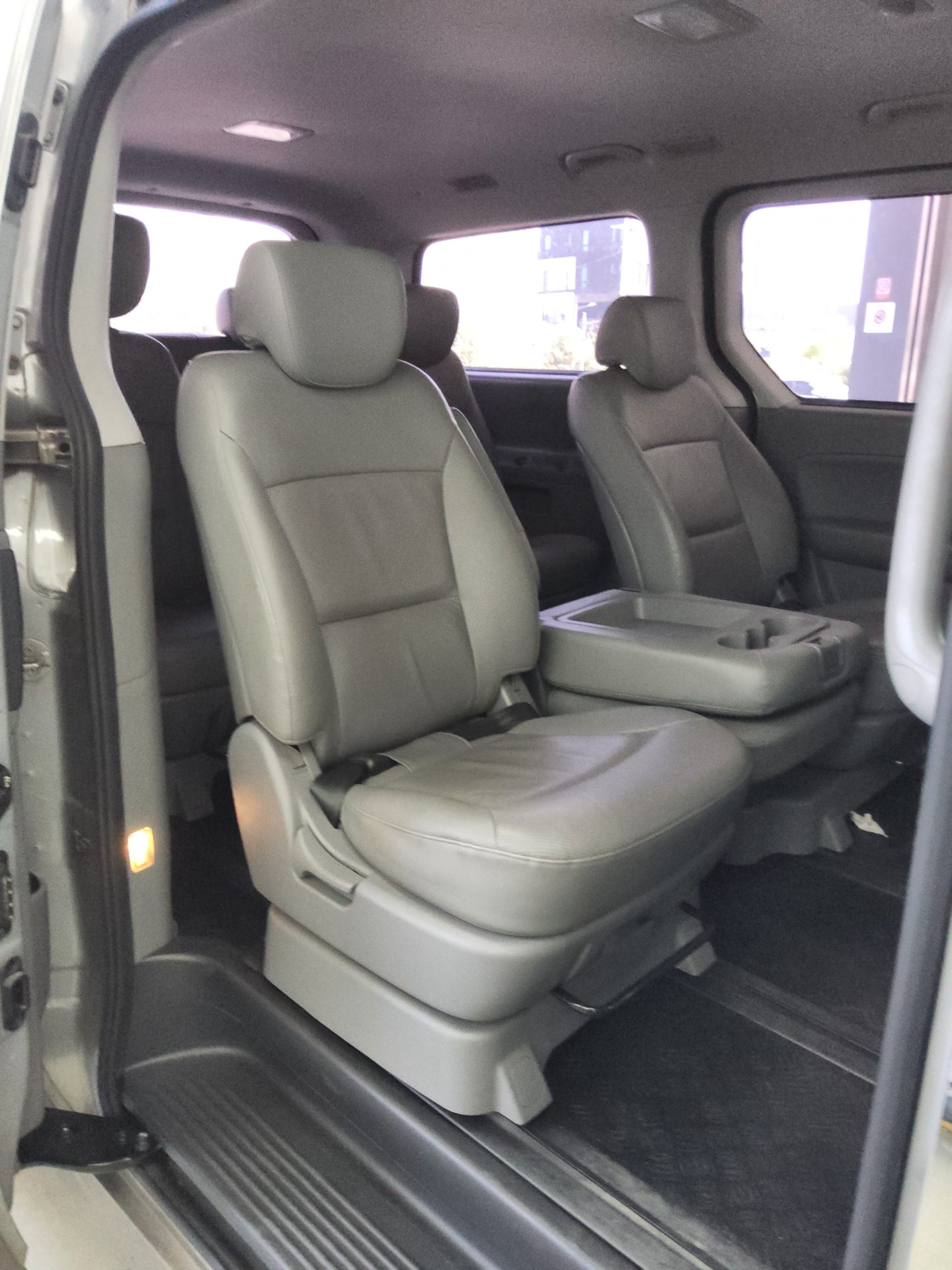 Hyundai Grand Starex 2018 - Image 12