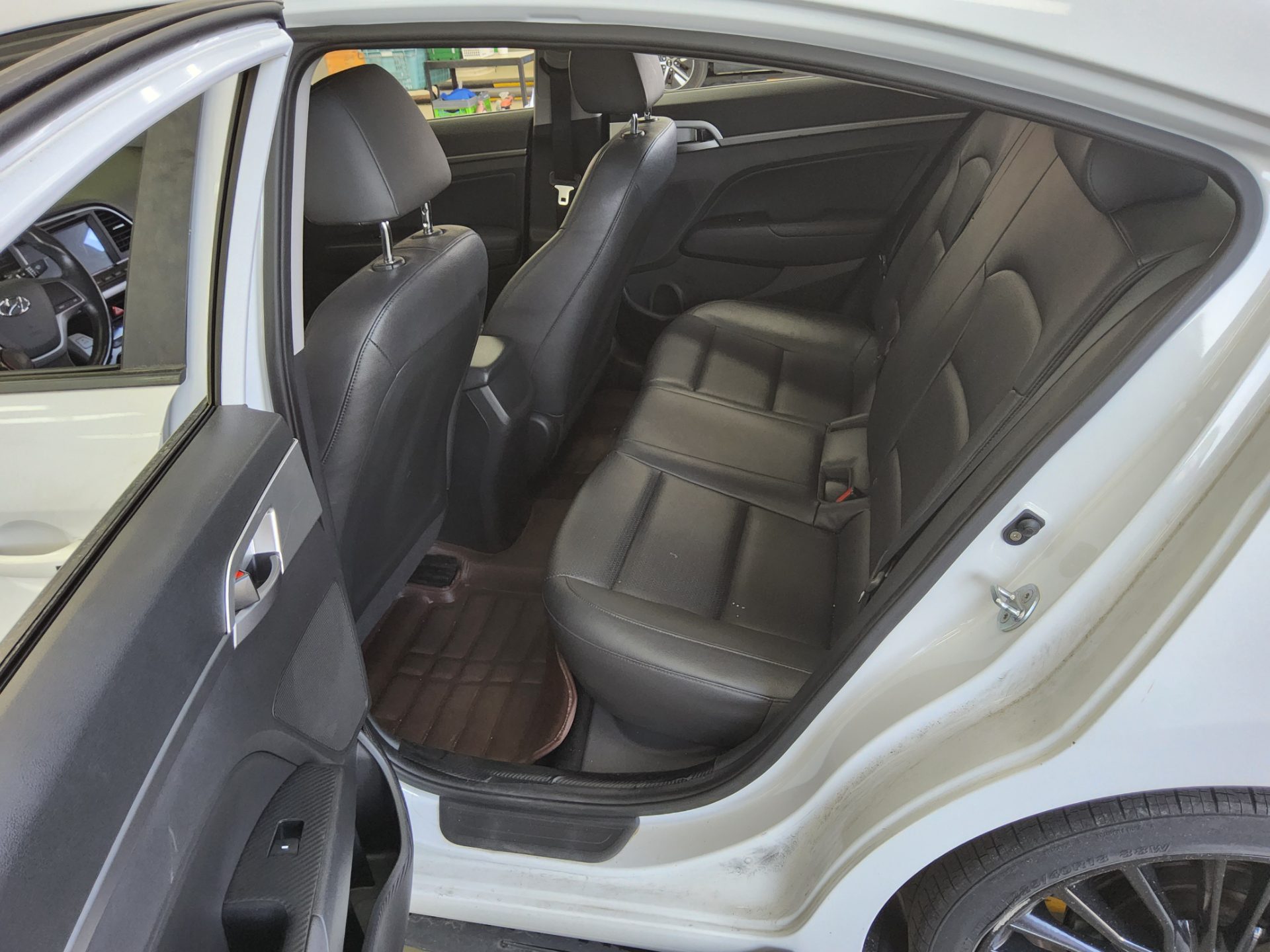 هيونداي إلانترا 2018 - صورة 11