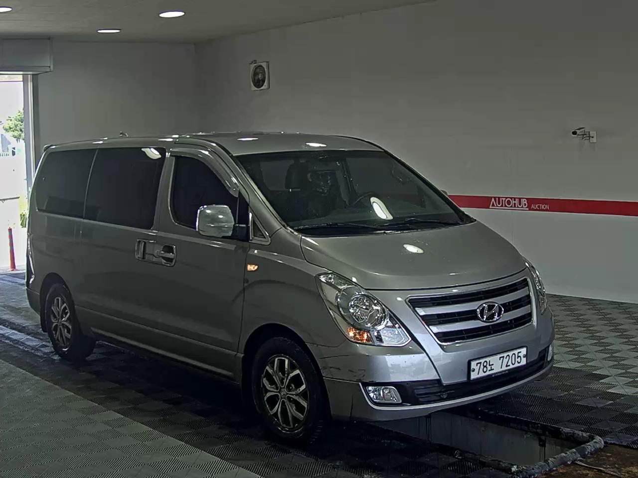 Hyundai Grand Starex 2018 - Image 2