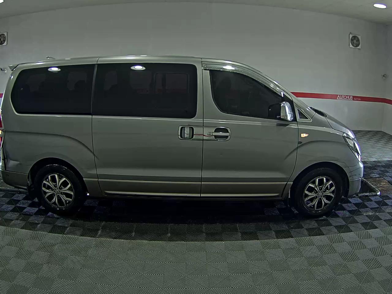 Hyundai Grand Starex 2018 - Image 3
