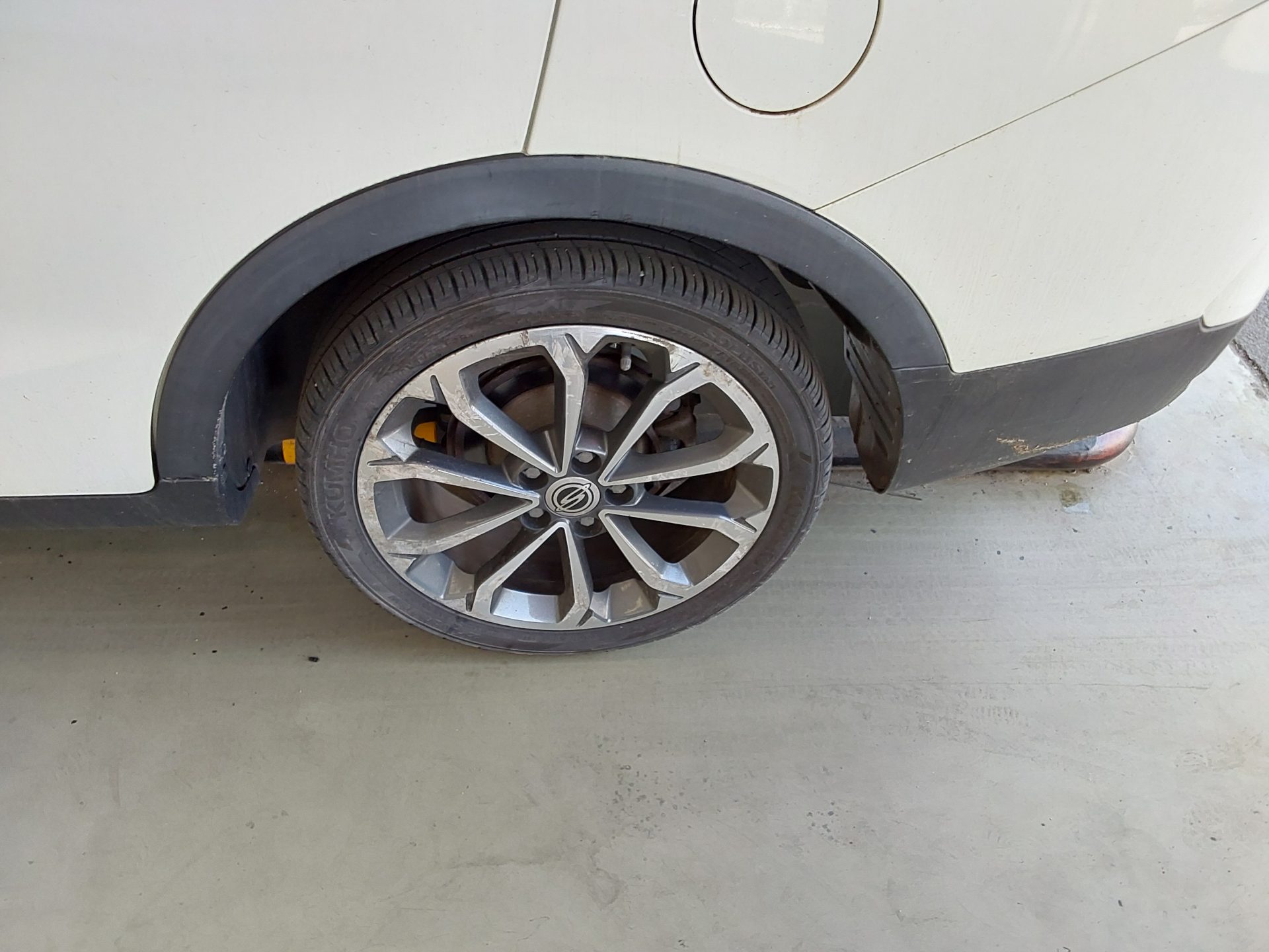 KG Mobility Tivoli 2018 - Image 20