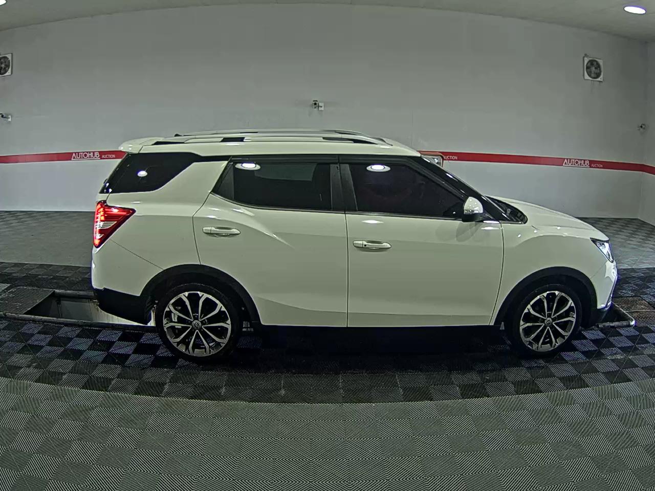 KG Mobility Tivoli 2018 - Image 3