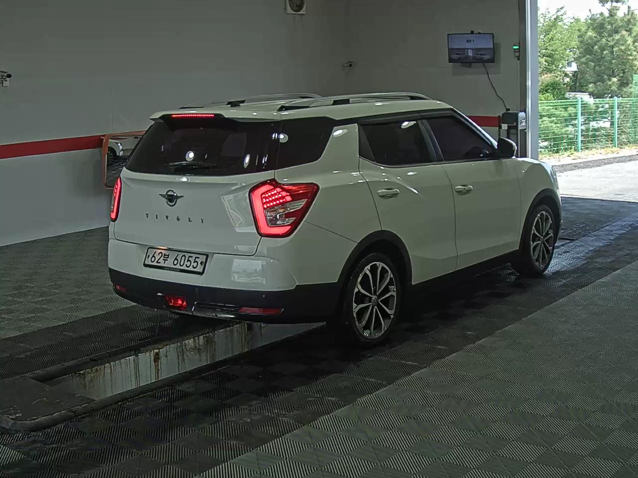 KG Mobility Tivoli 2018 - Image 4