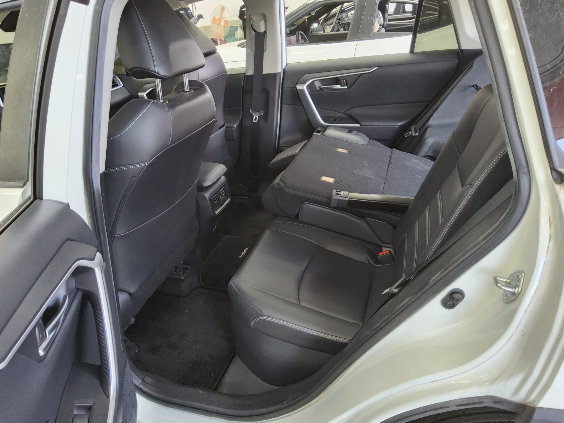 TOYOTA RAV4 2020 - 이미지 11