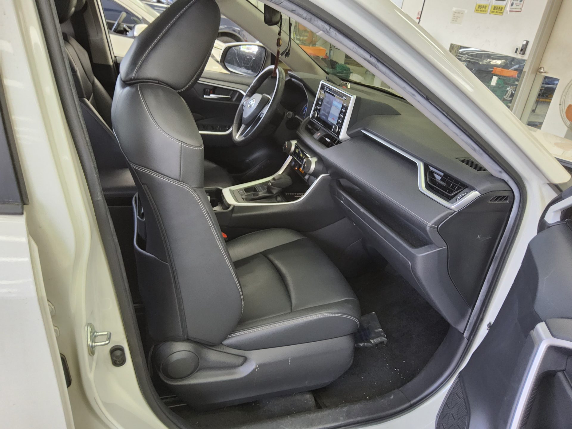 TOYOTA RAV4 2020 - 이미지 13