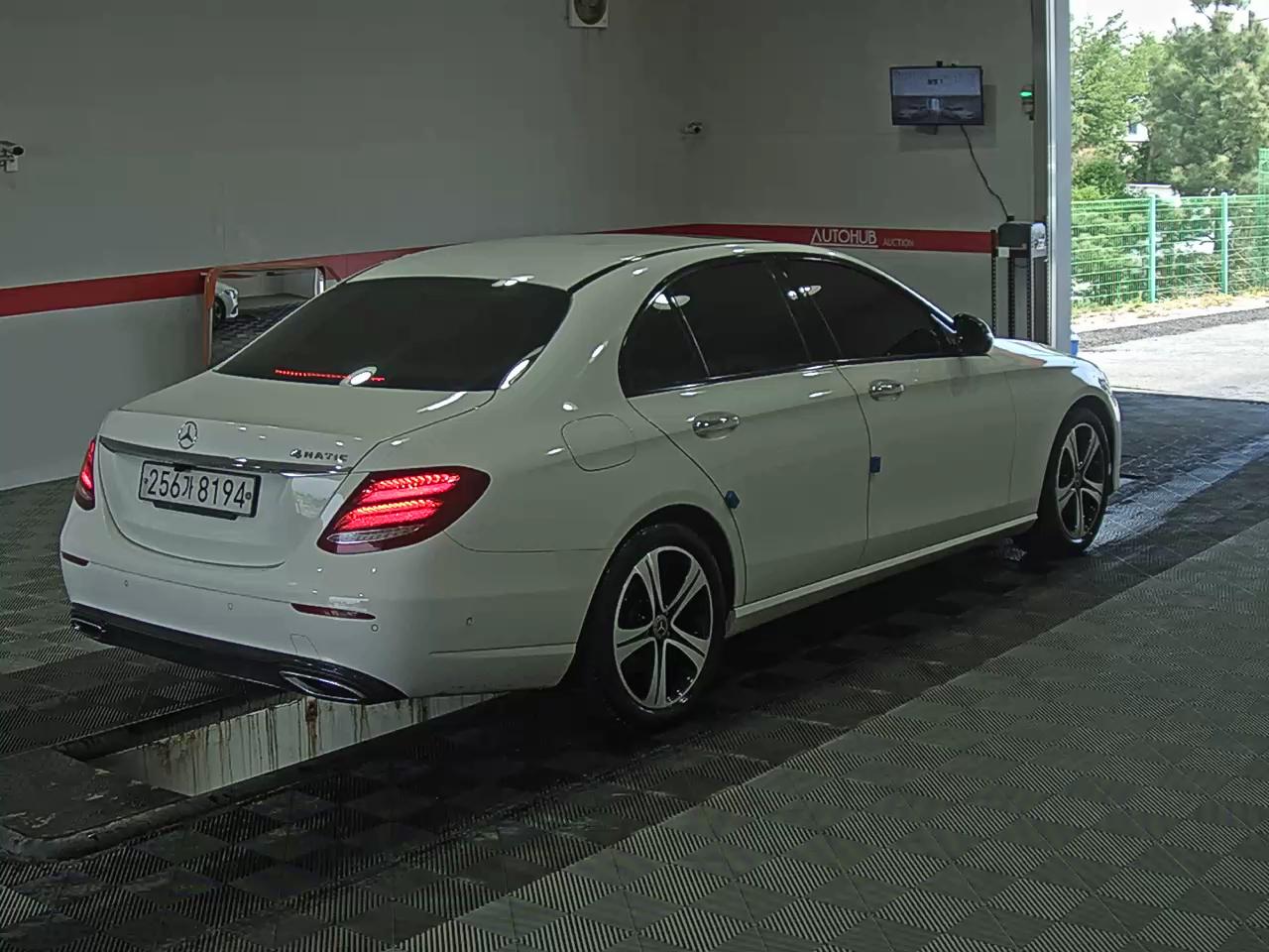 مرسيدس بنز إي كلاس 2017 - صورة 4