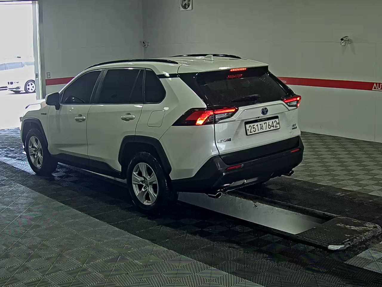 TOYOTA RAV4 2020 - 이미지 5