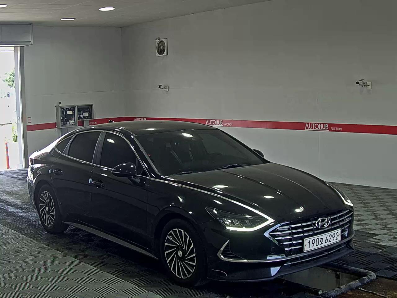 Hyundai Sonata 2022 - Image 2