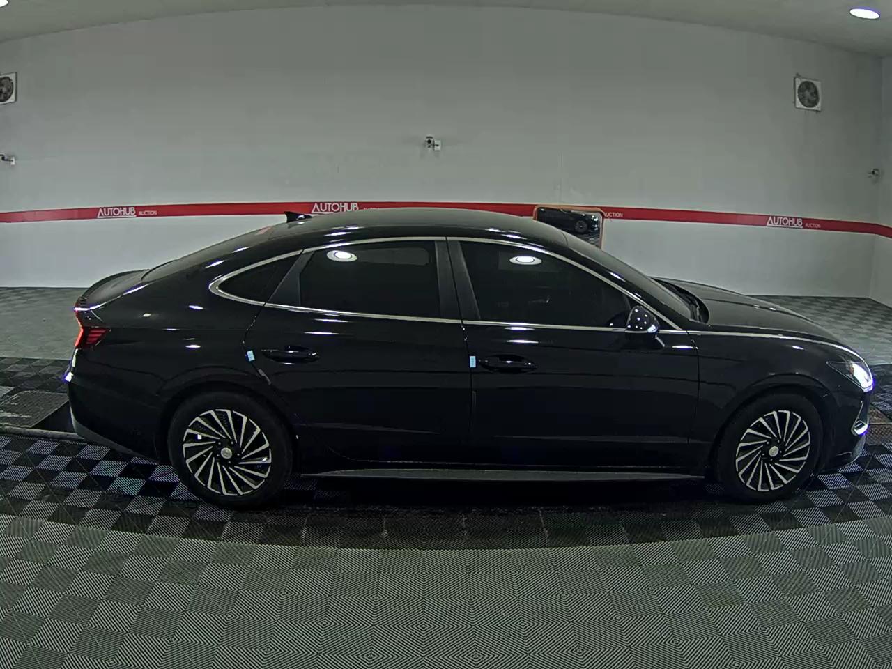 Hyundai Sonata 2022 - Image 3