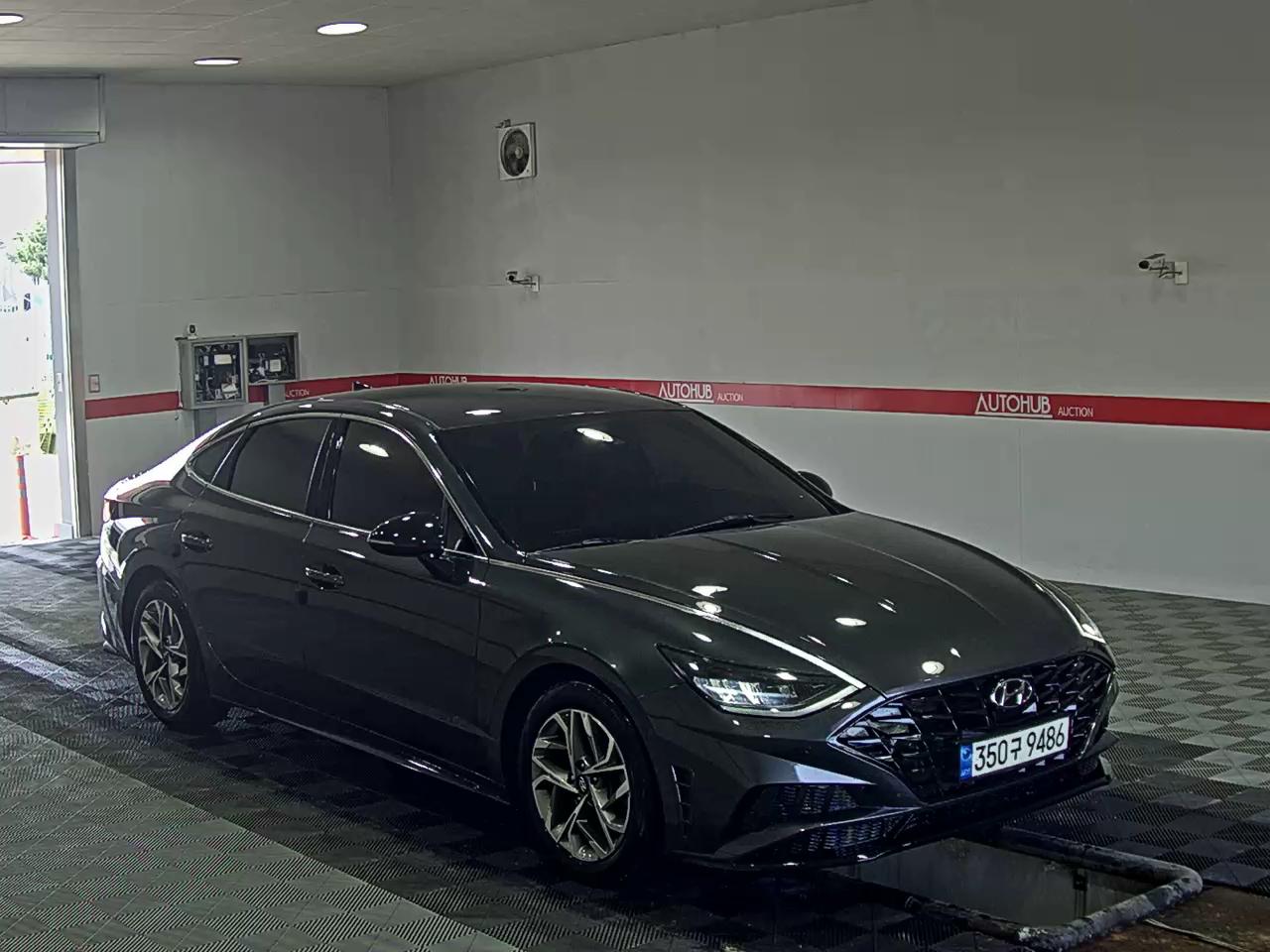 Hyundai Sonata 2021 - Image 2