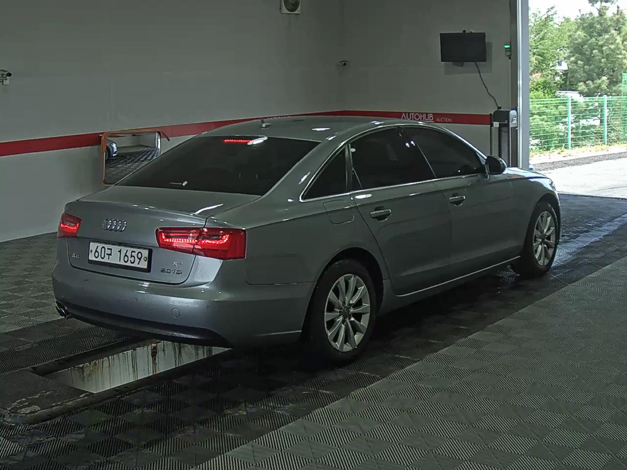 Audi A6 - 4