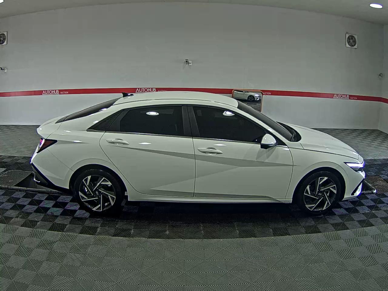 2025 - hyundai avante