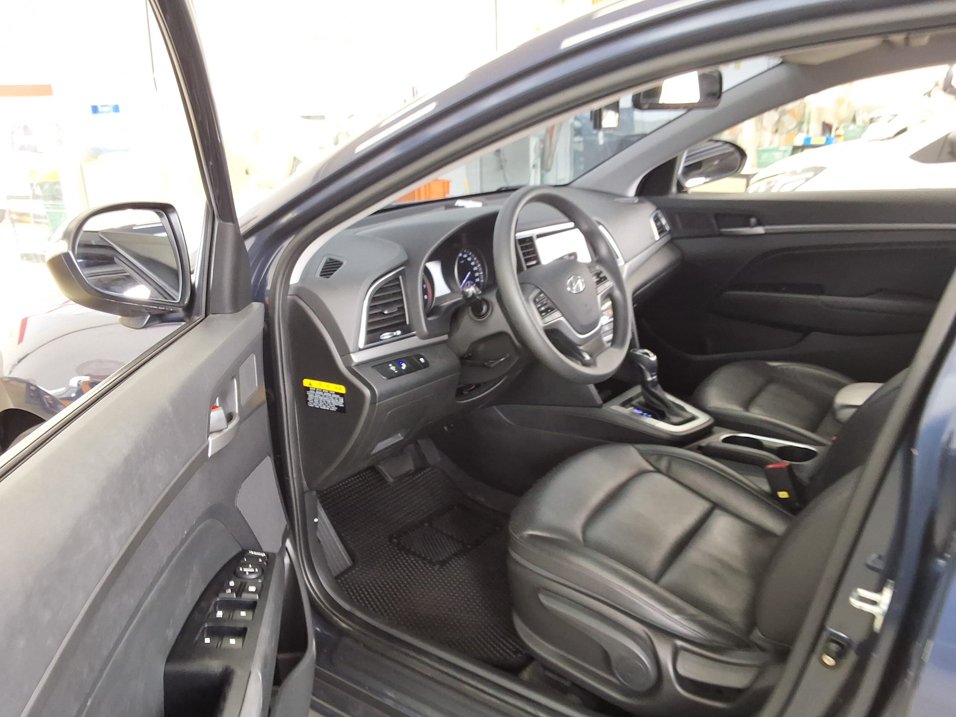 Hyundai Elantra 2018 - Image 10