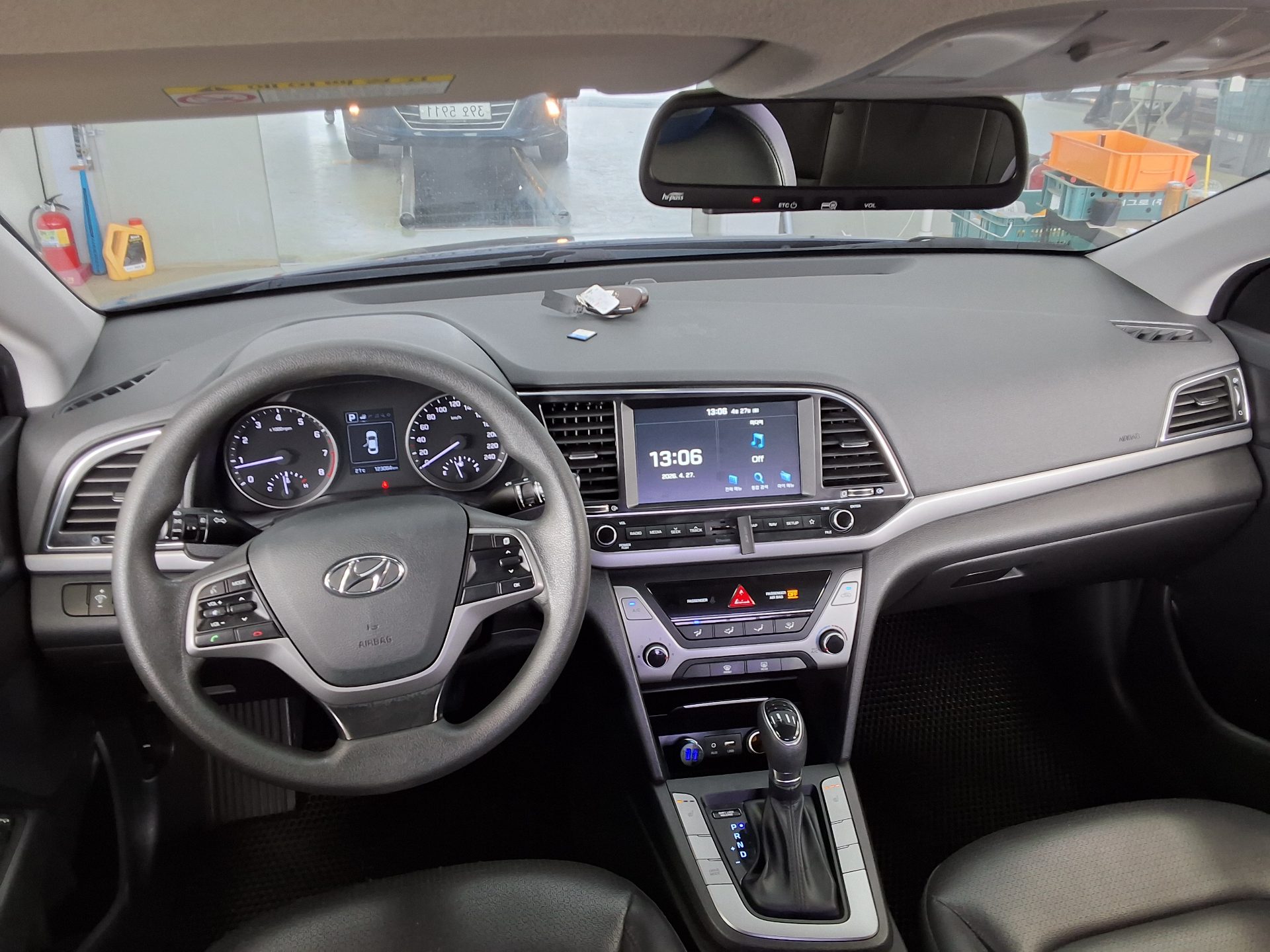 Hyundai Elantra 2018 - Image 11