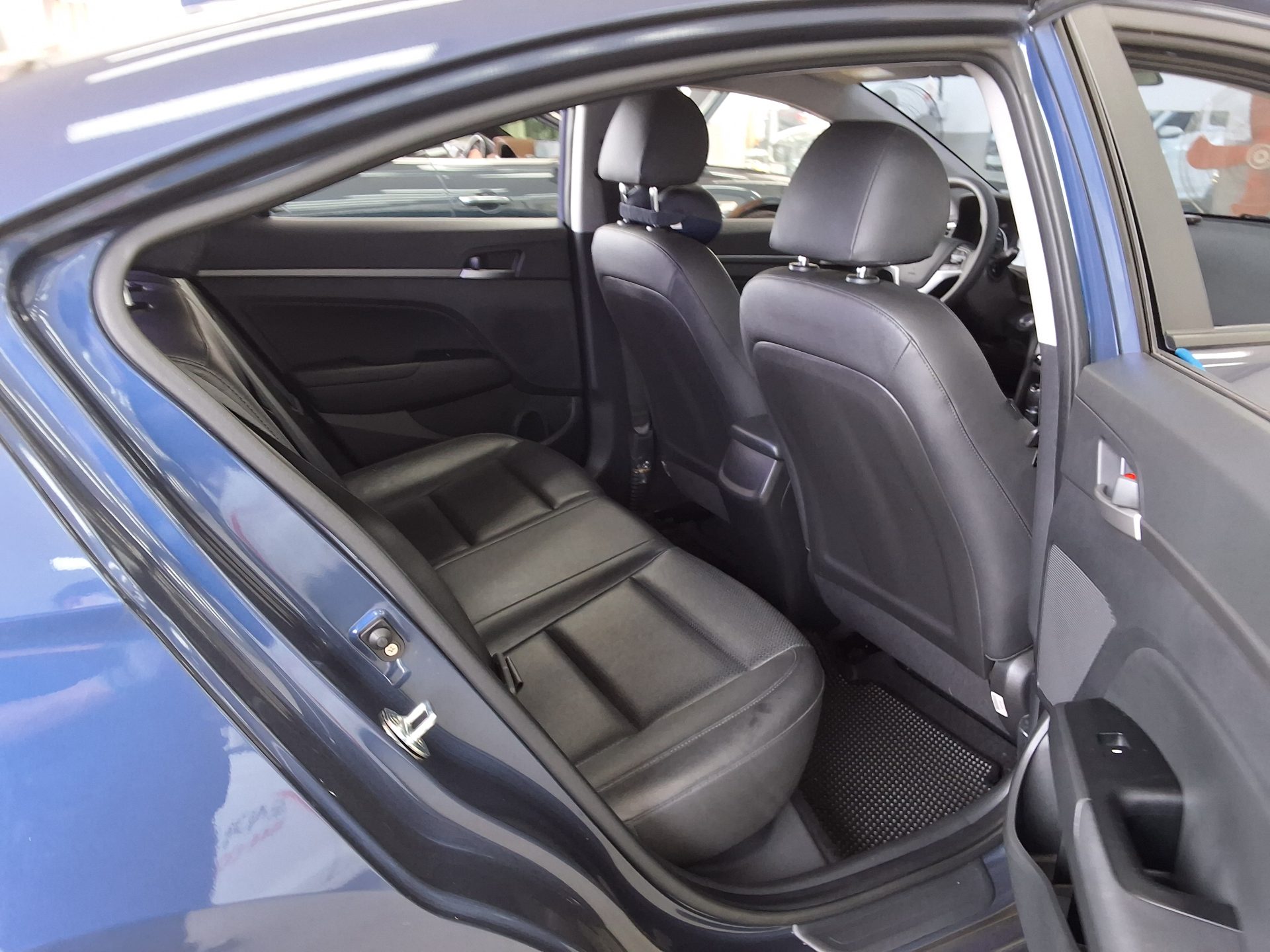 Hyundai Elantra 2018 - Image 13