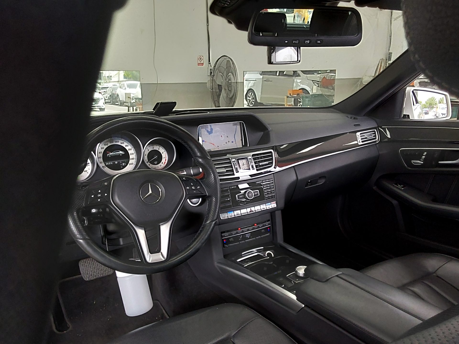 Mercedes-Benz E-Class 2015 - Image 11