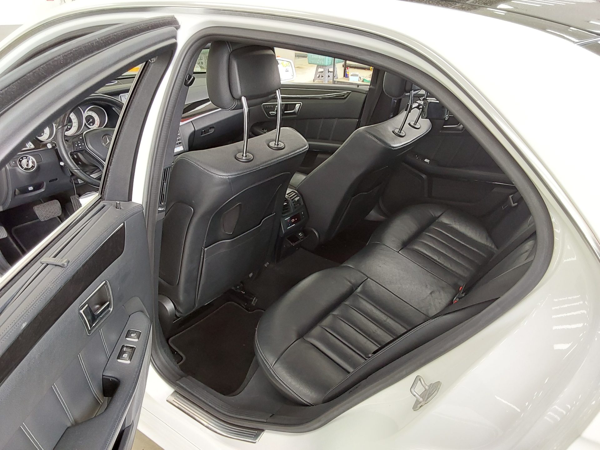 Mercedes-Benz E-Class 2015 - Image 12