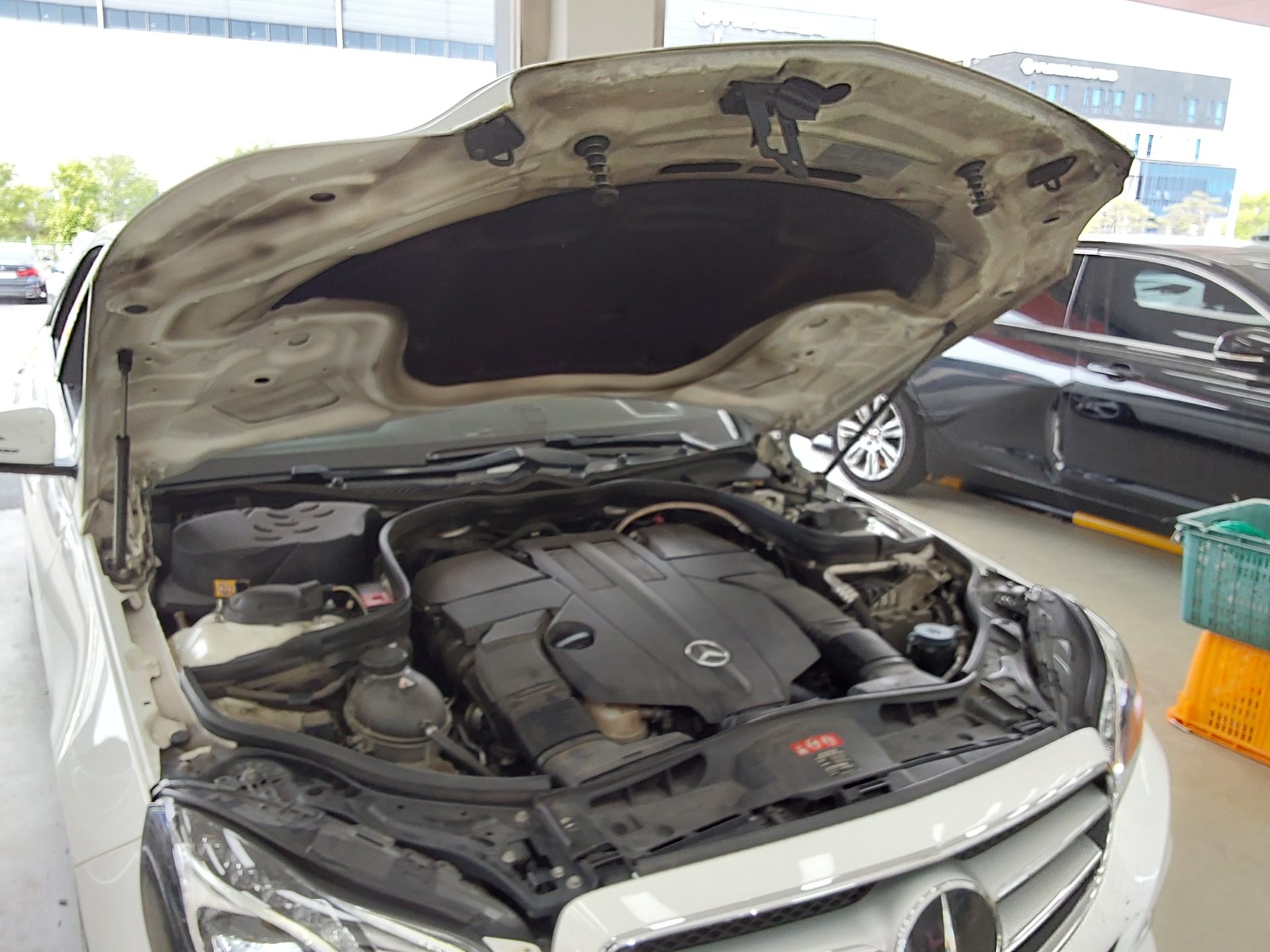 Mercedes-Benz E-Class 2015 - Image 20