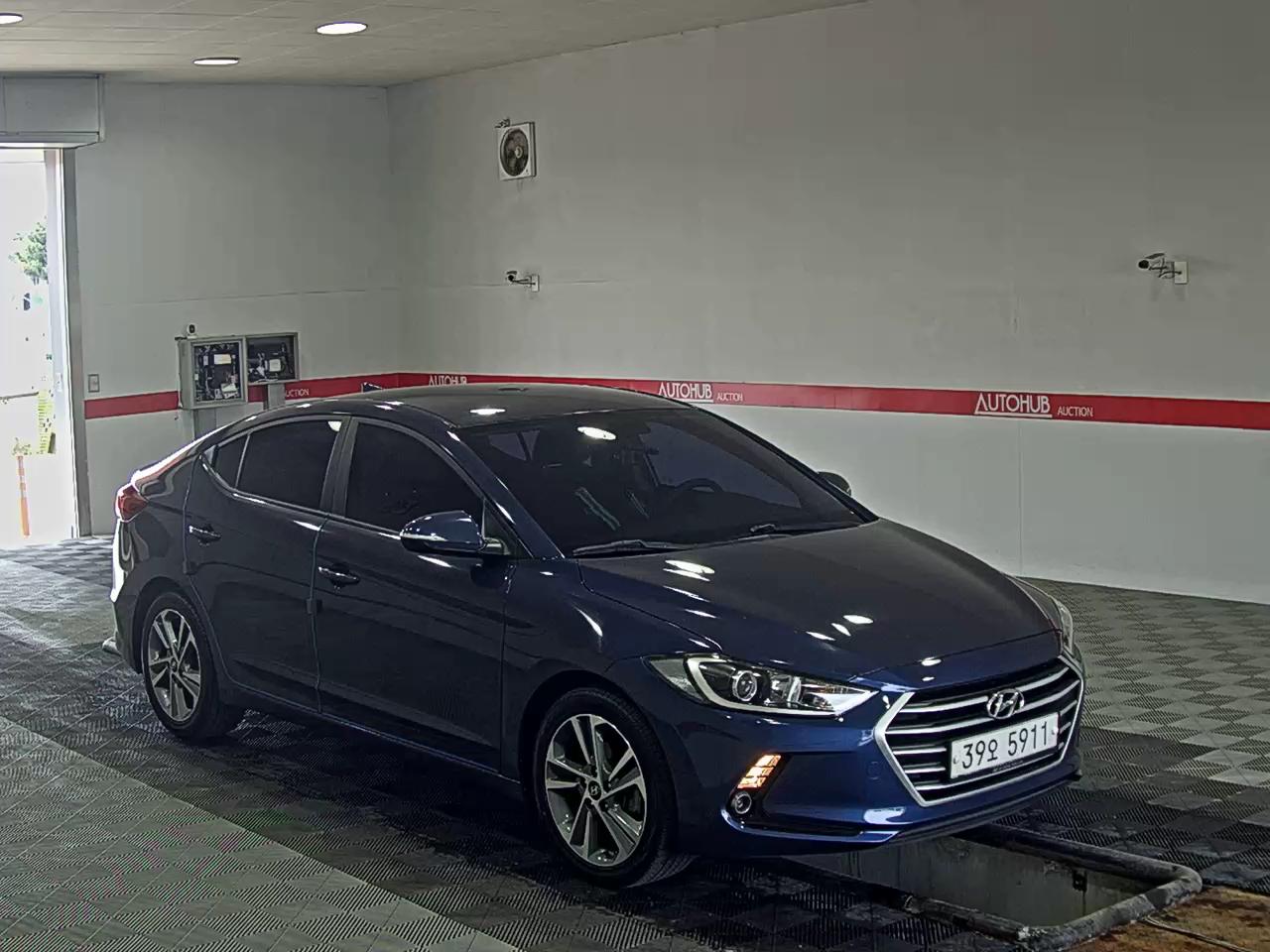 Hyundai Elantra 2018 - Image 2