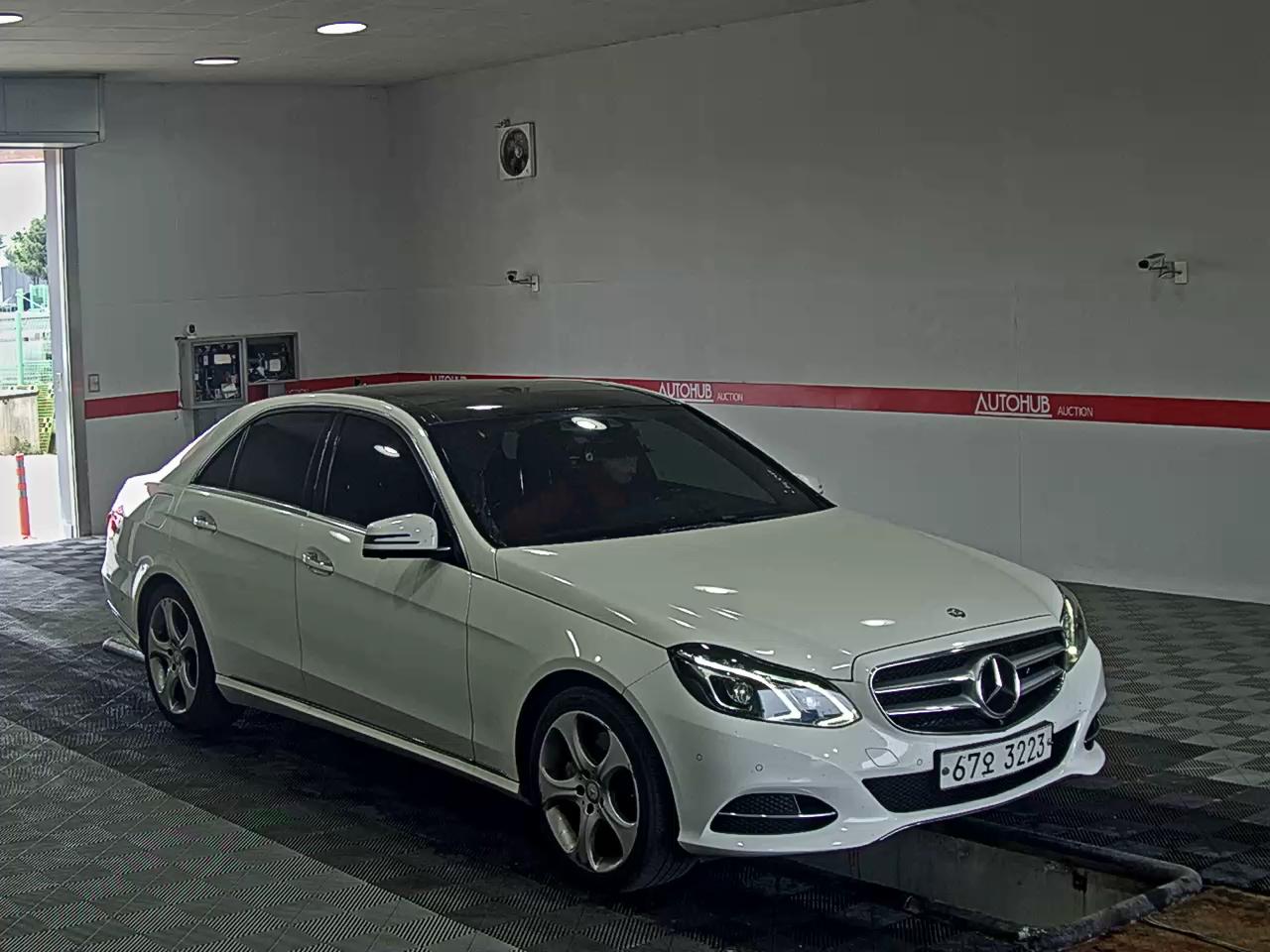 Mercedes-Benz E-Class 2015 - Image 2