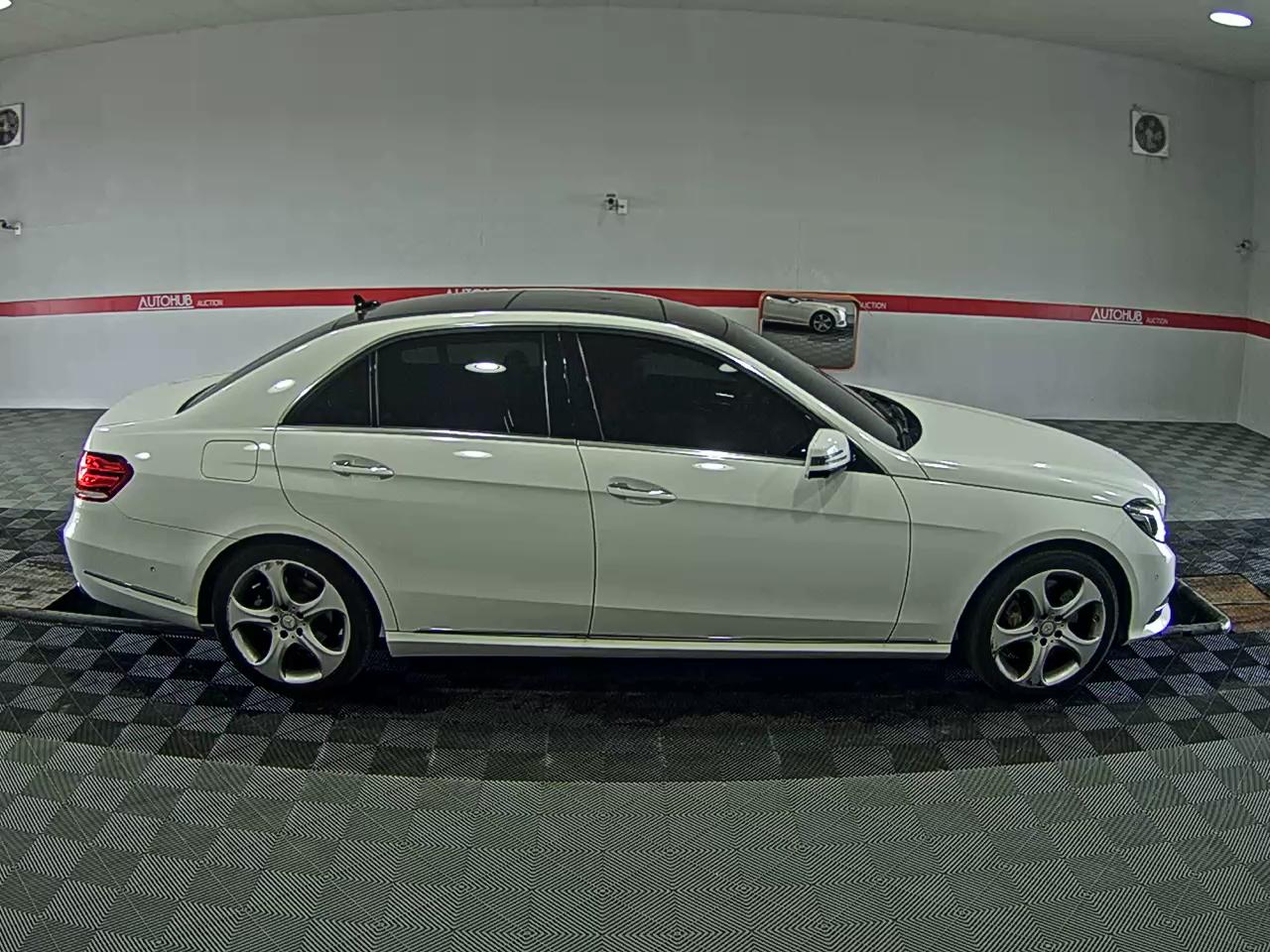 Mercedes-Benz E-Class 2015 - Image 3