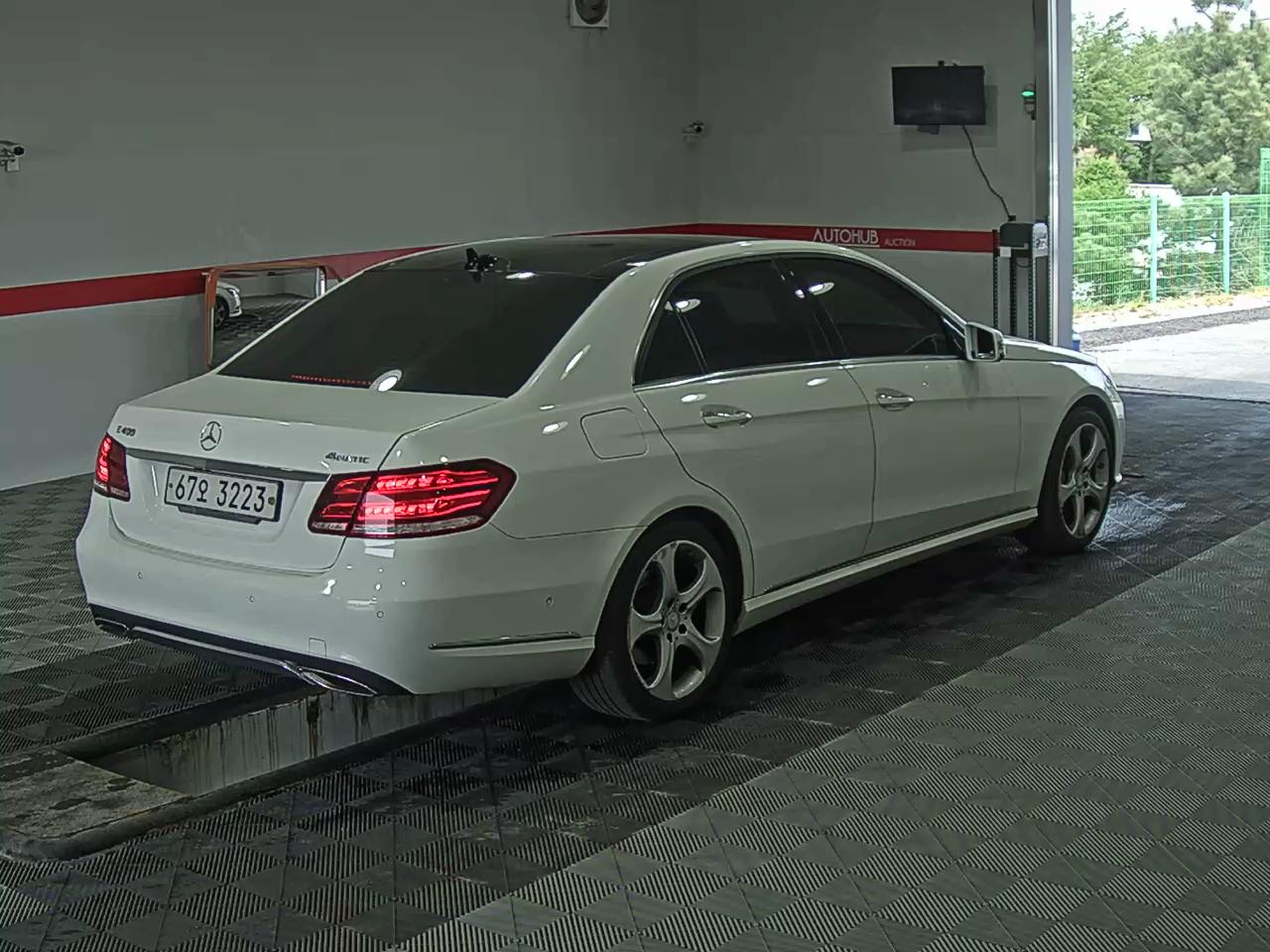 Mercedes-Benz E-Class 2015 - Image 4