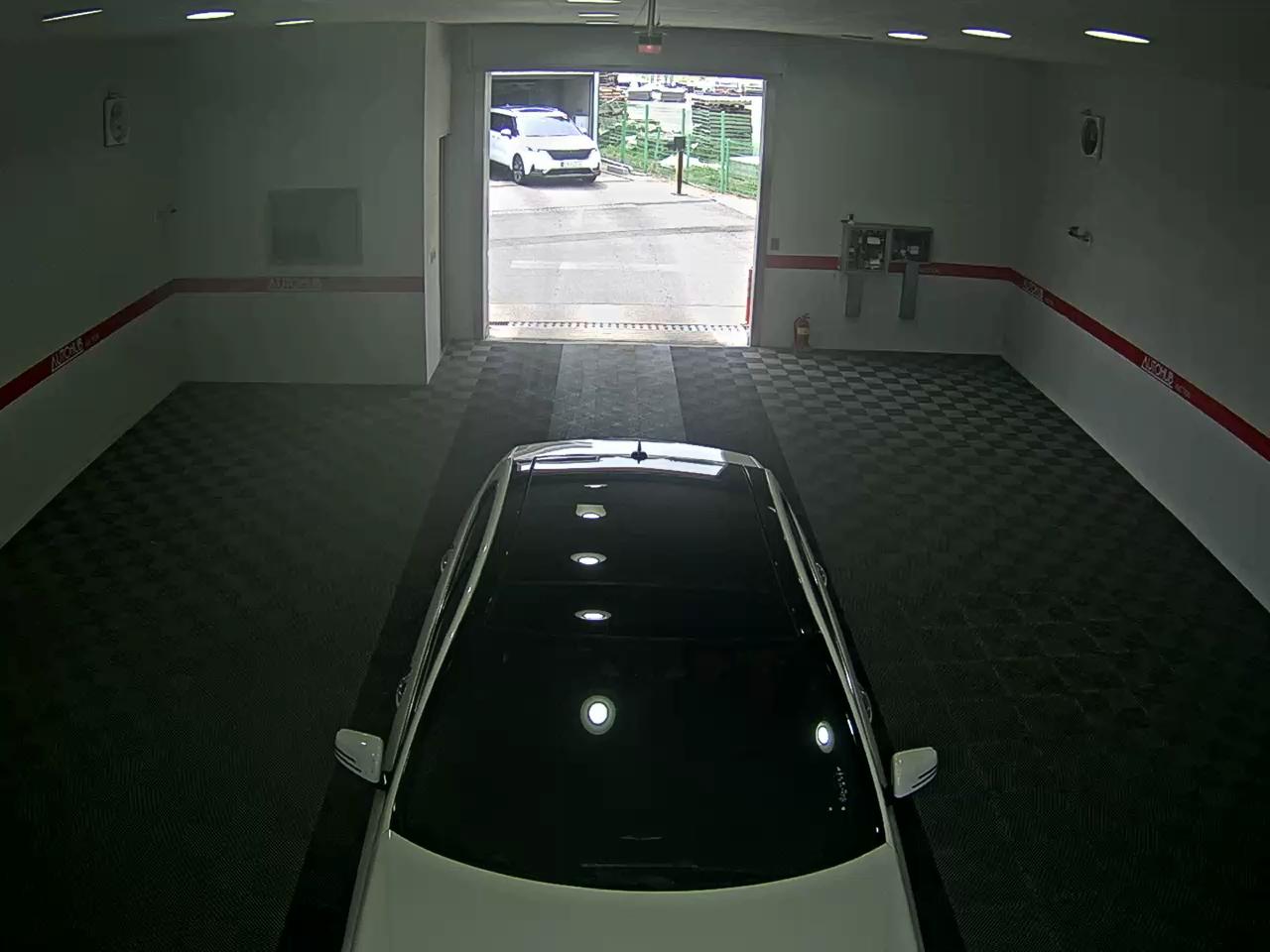 Mercedes-Benz E-Class 2015 - Image 6