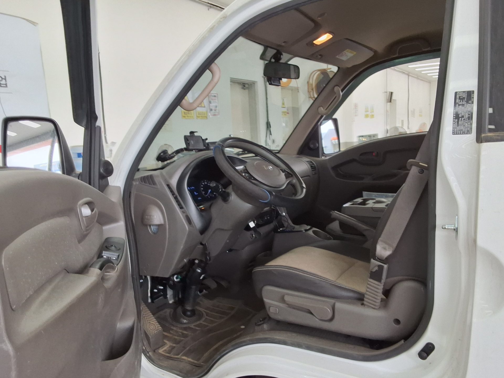 Hyundai Porter 2024 - Image 9