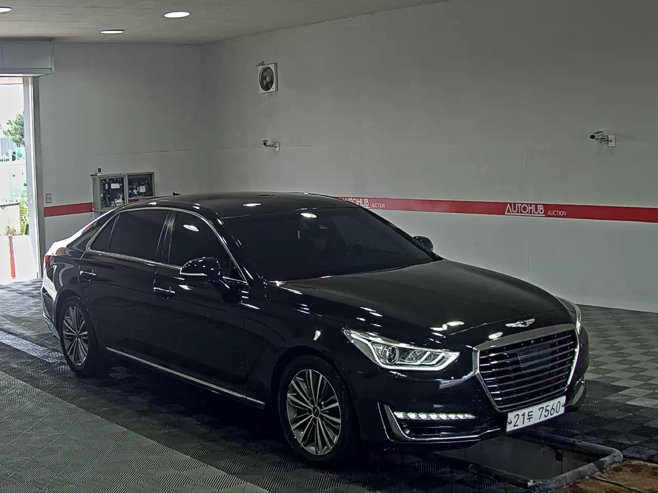 Hyundai Genesis EQ900 2017 - Image 2