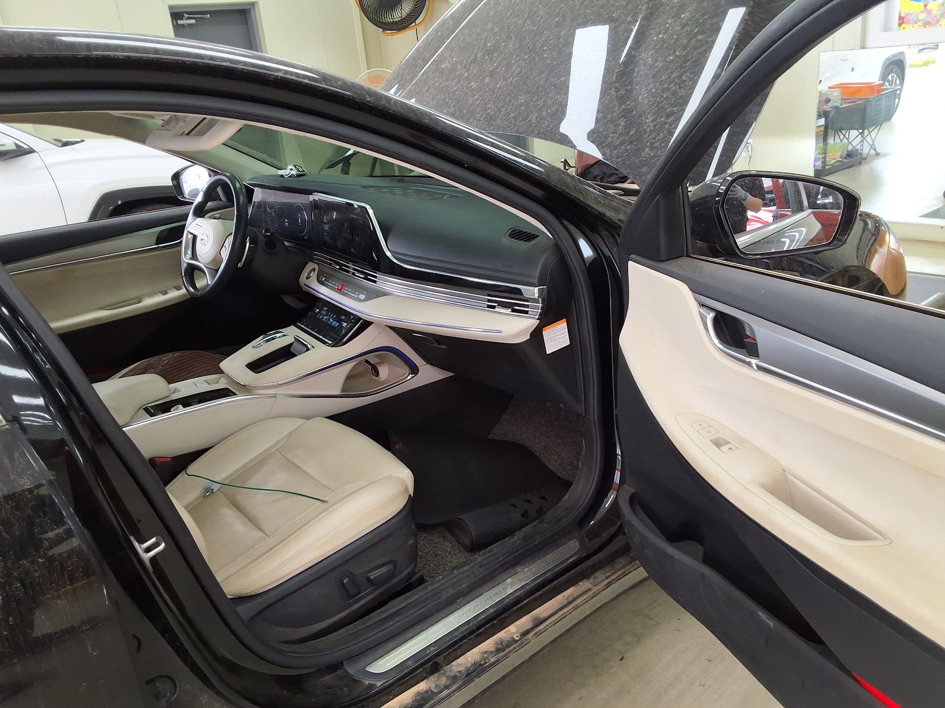 Hyundai Grandeur 2023 - Image 13