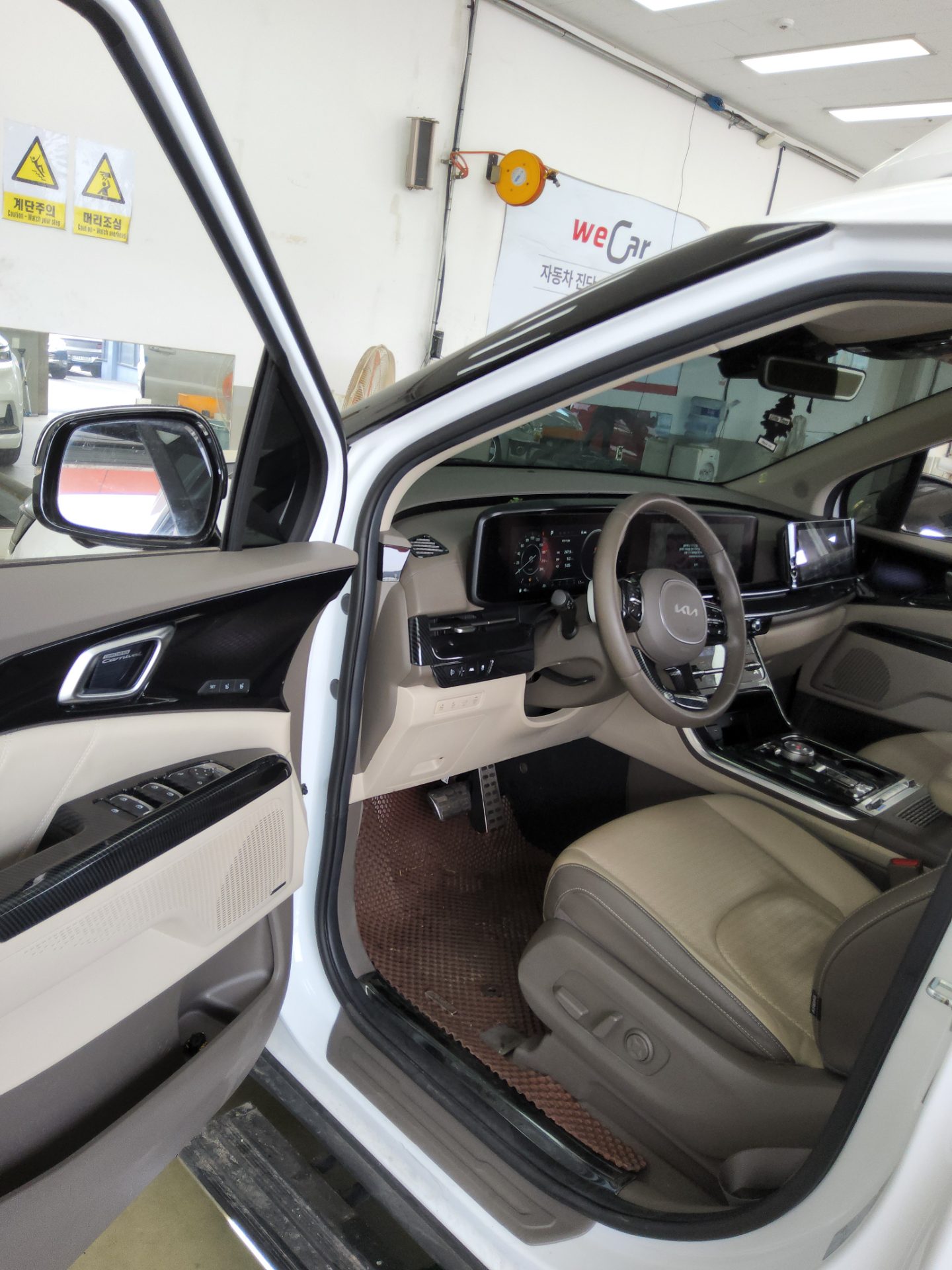 Kia Carnival 2022 - Image 10