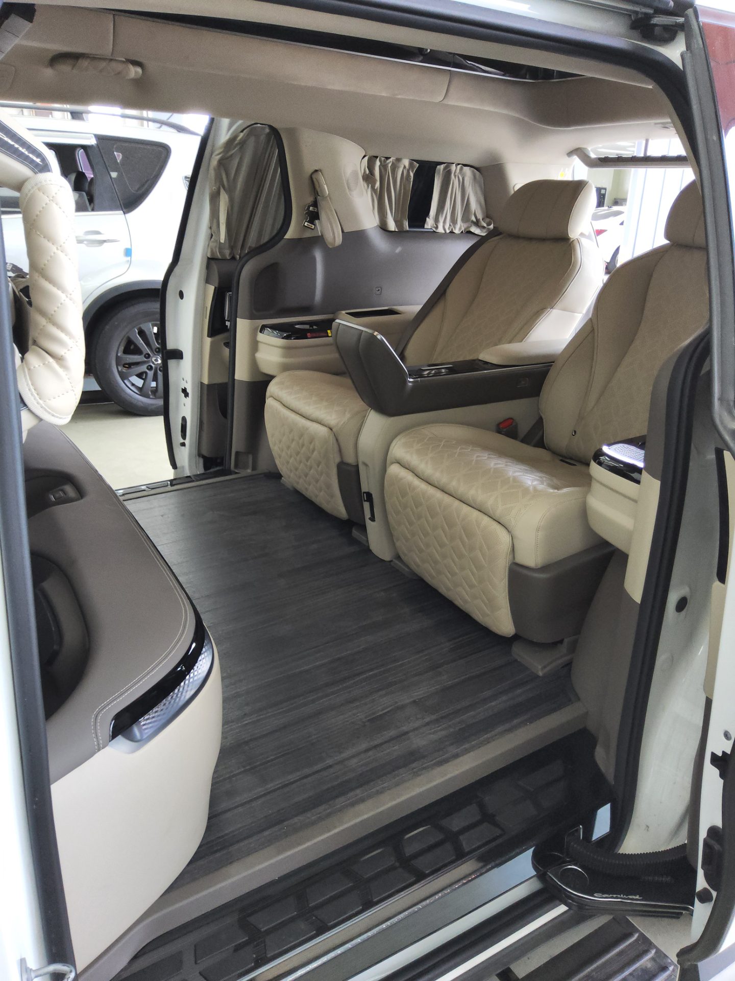 Kia Carnival 2022 - Image 12